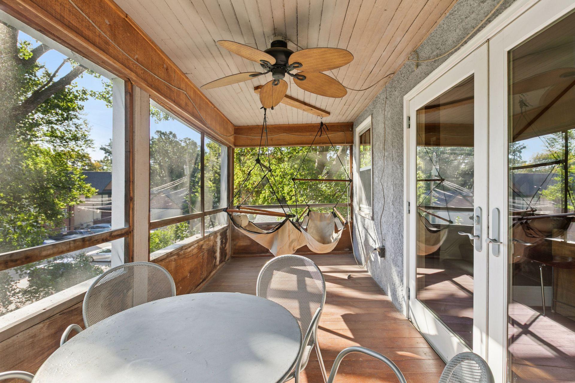 2833 Irving Avenue S