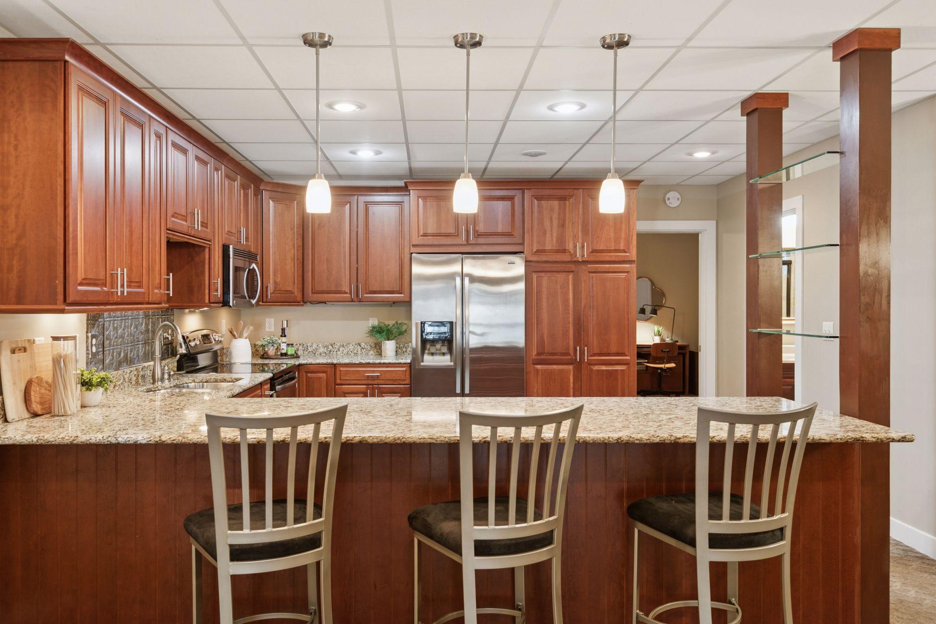 2833 Irving Avenue S