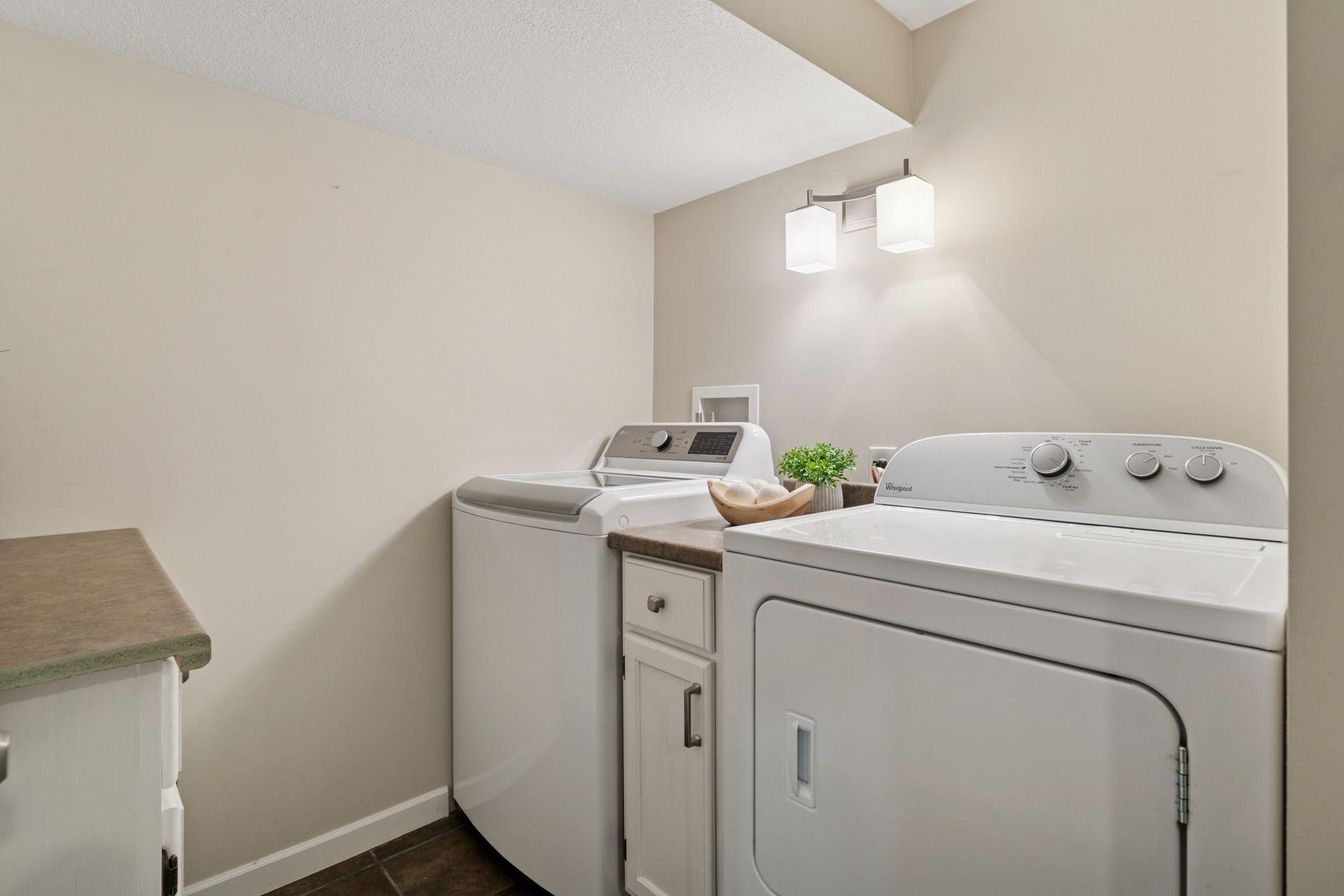 633 Saratoga Street S