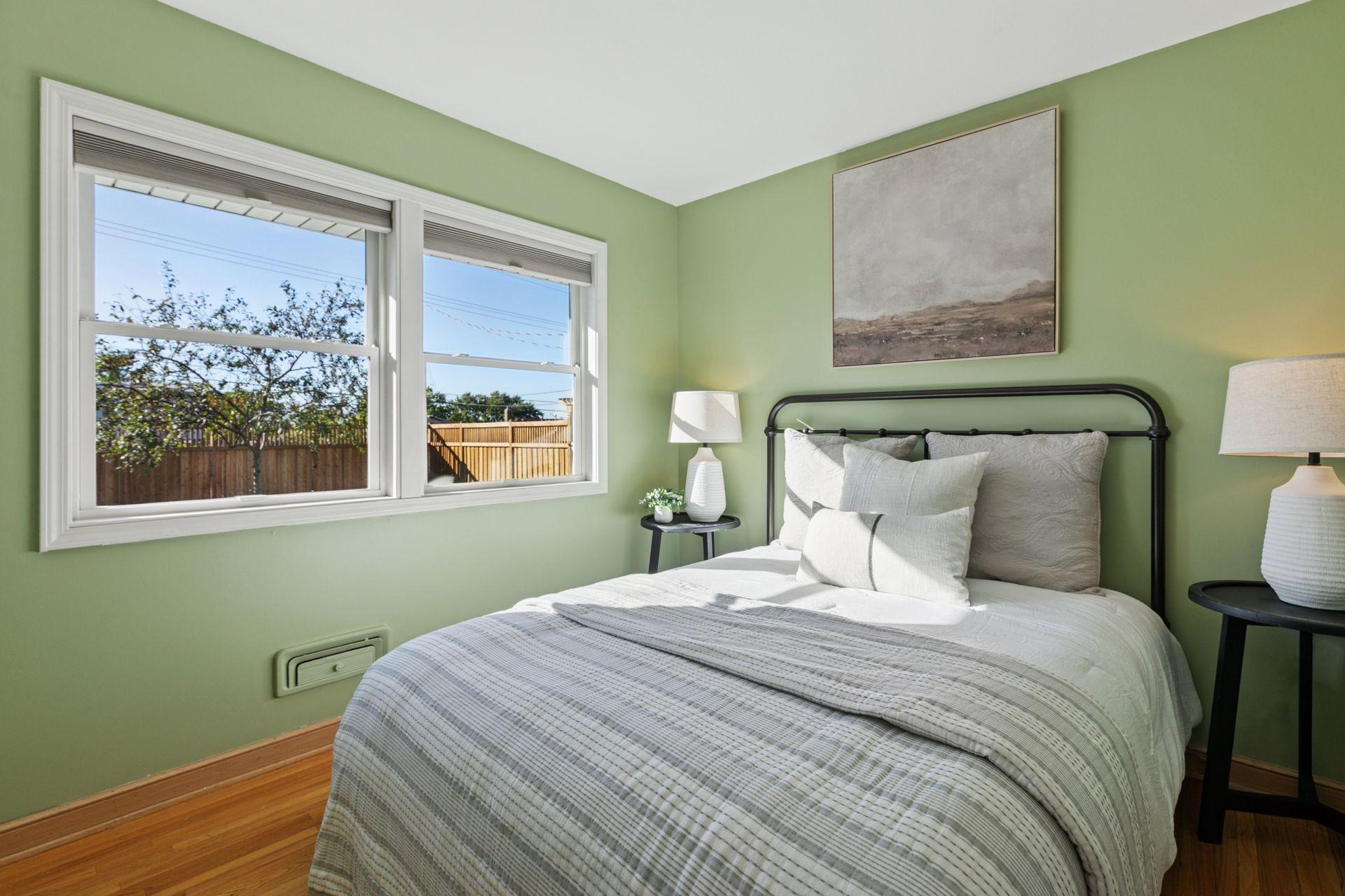 633 Saratoga Street S