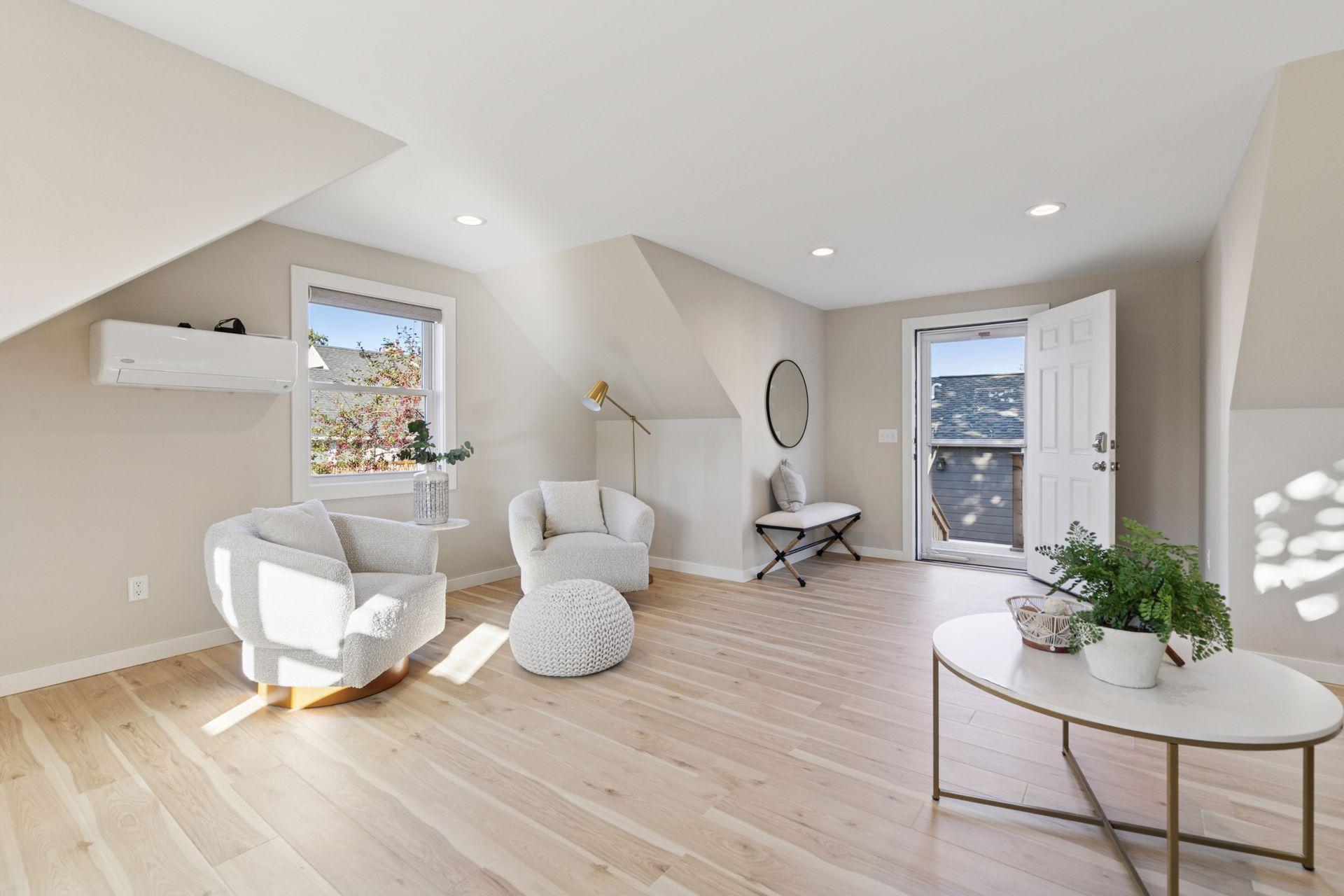 633 Saratoga Street S