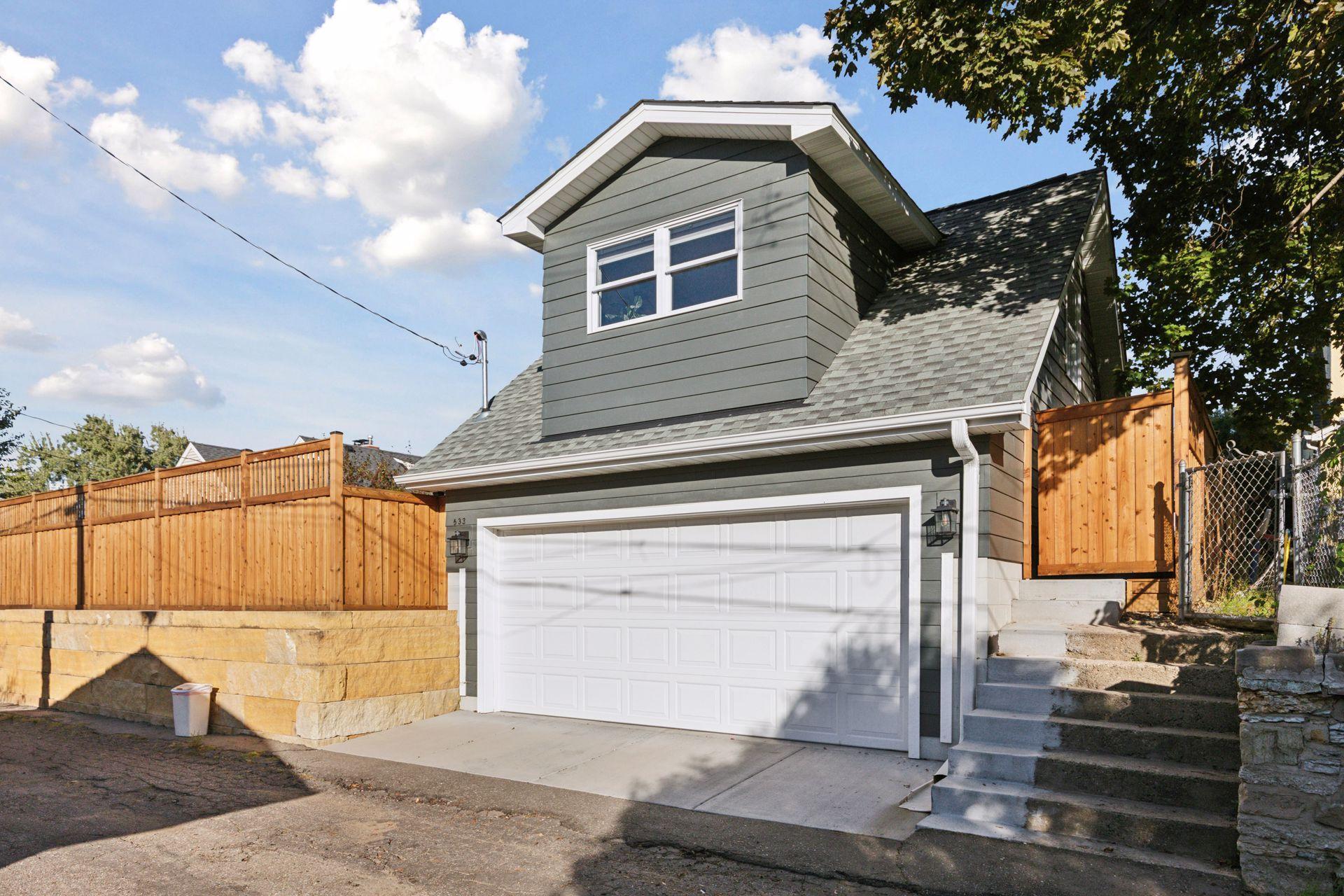 633 Saratoga Street S