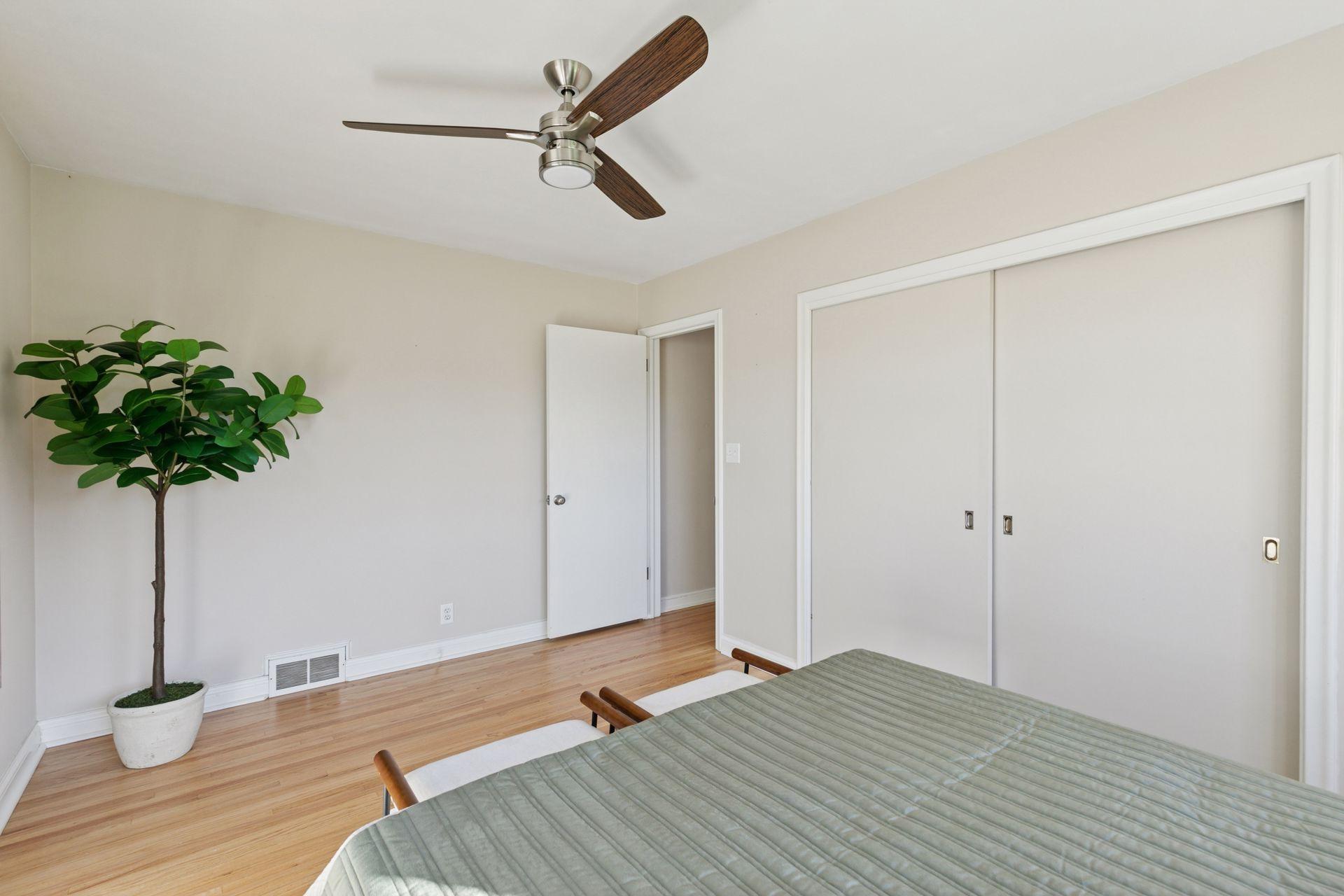 633 Saratoga Street S