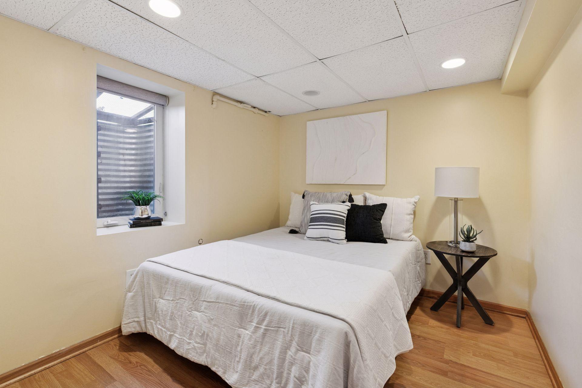 633 Saratoga Street S