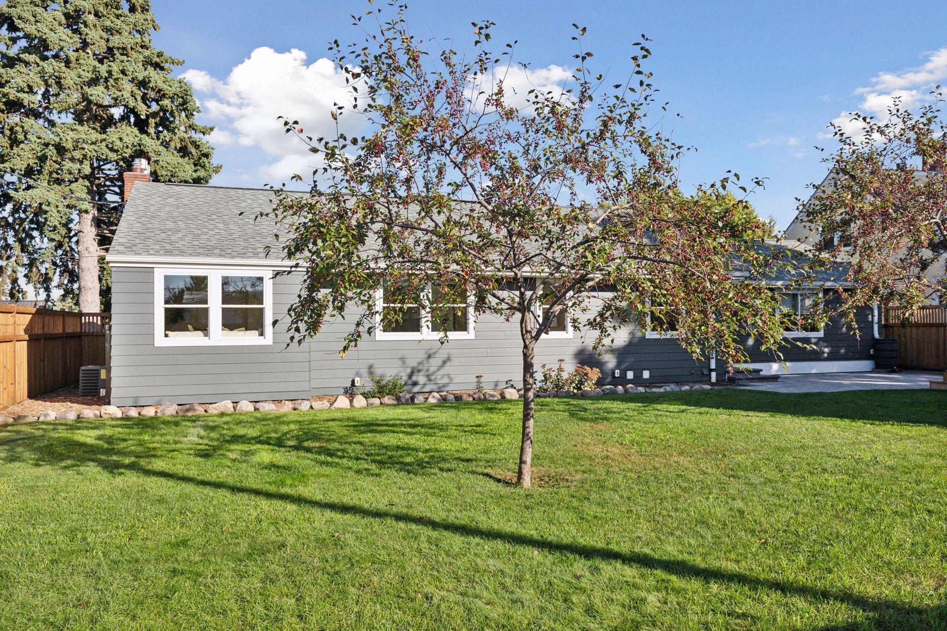 633 Saratoga Street S