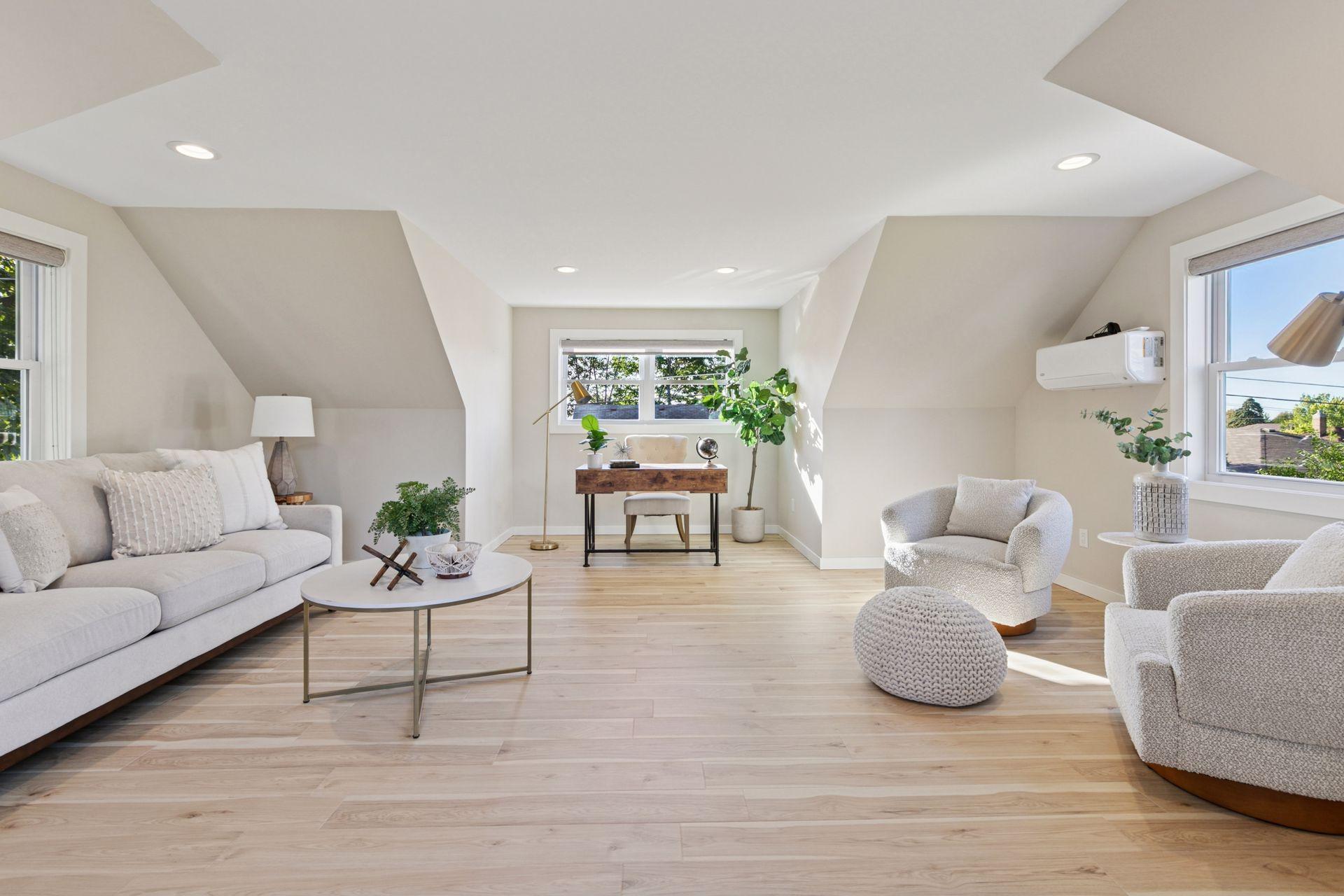 633 Saratoga Street S