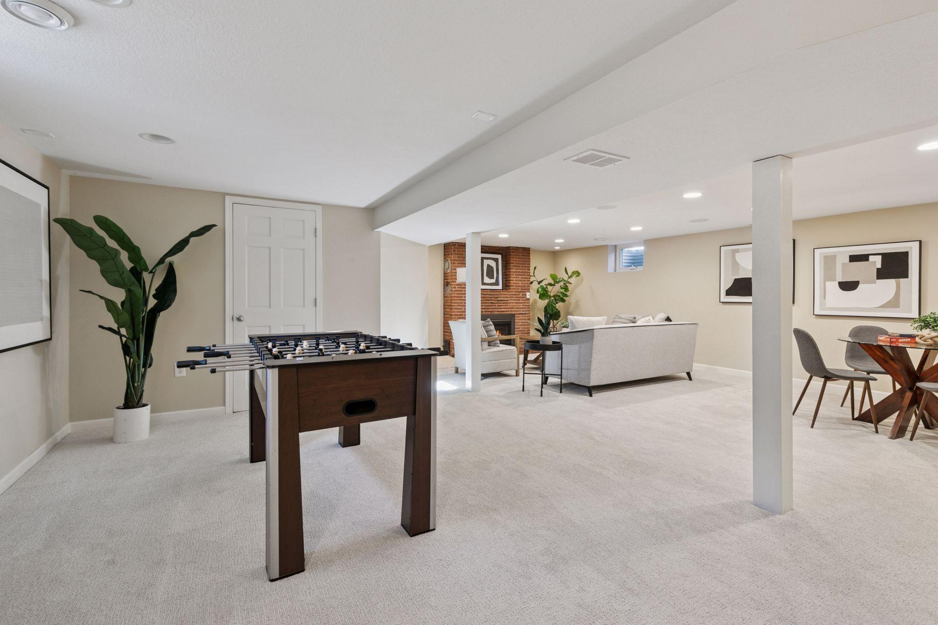 633 Saratoga Street S