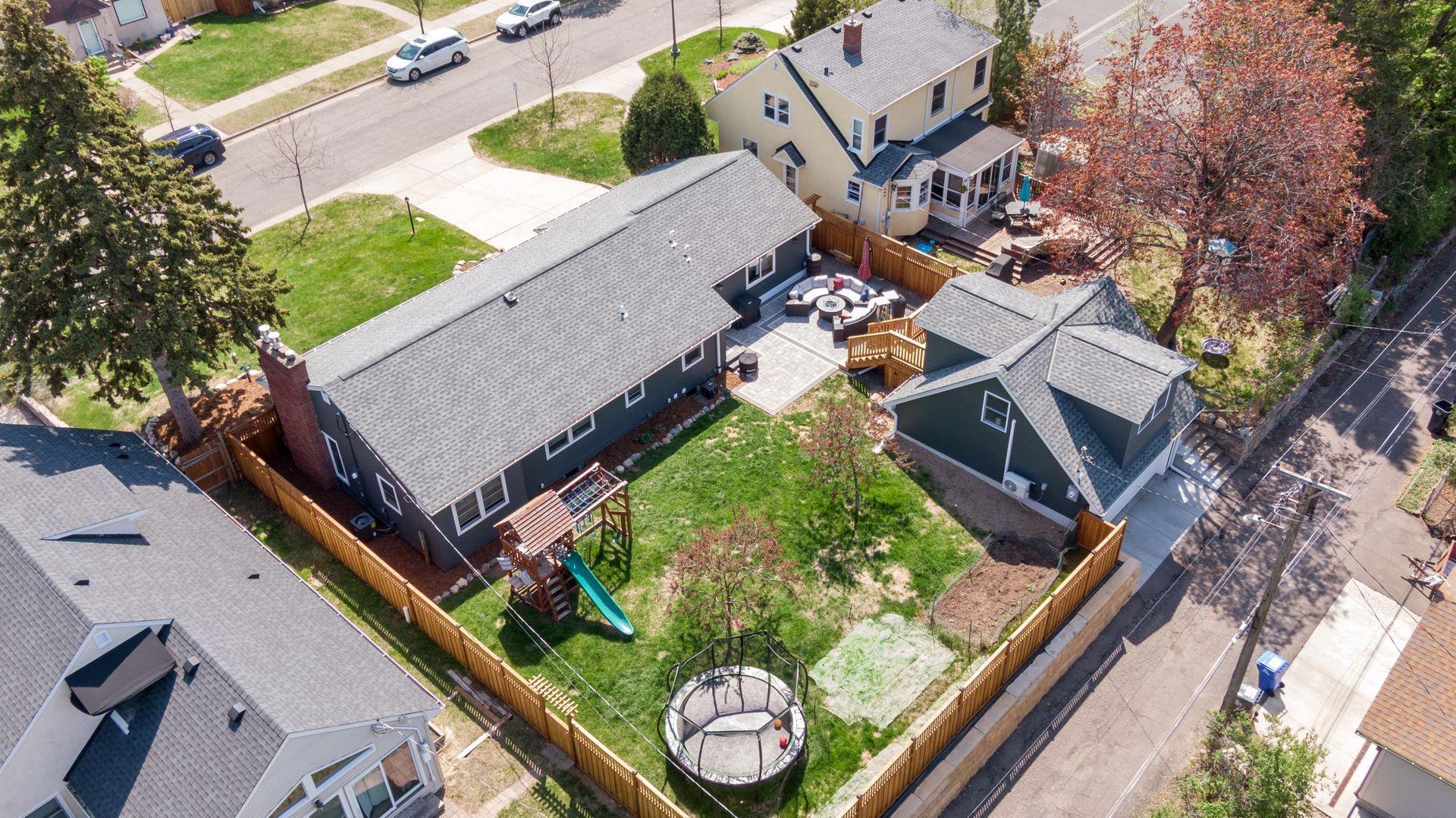 633 Saratoga Street S