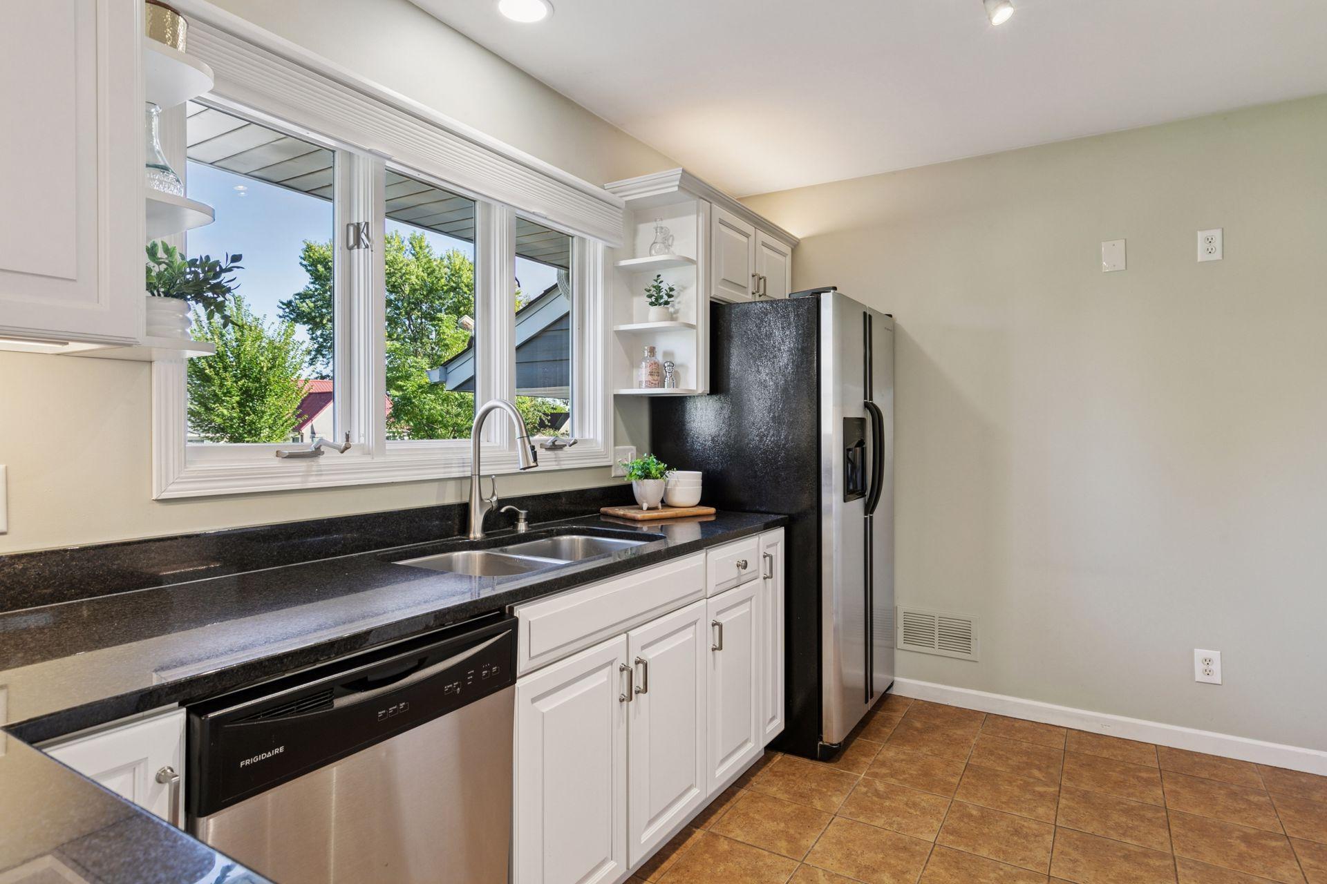 633 Saratoga Street S