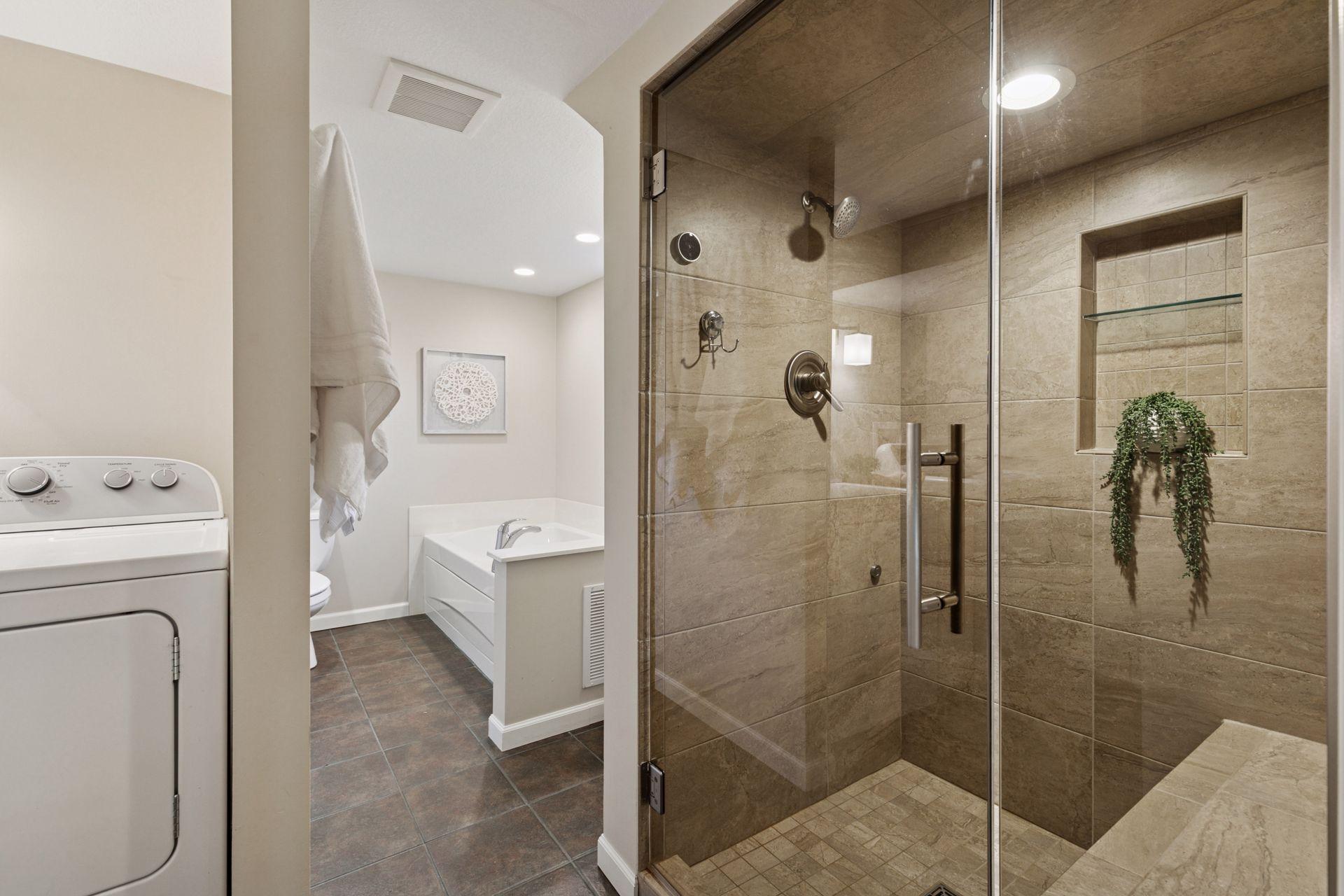 633 Saratoga Street S