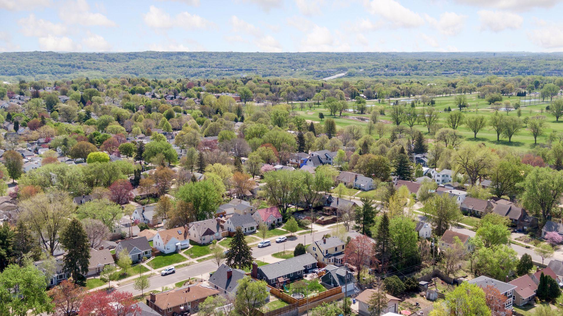 633 Saratoga Street S