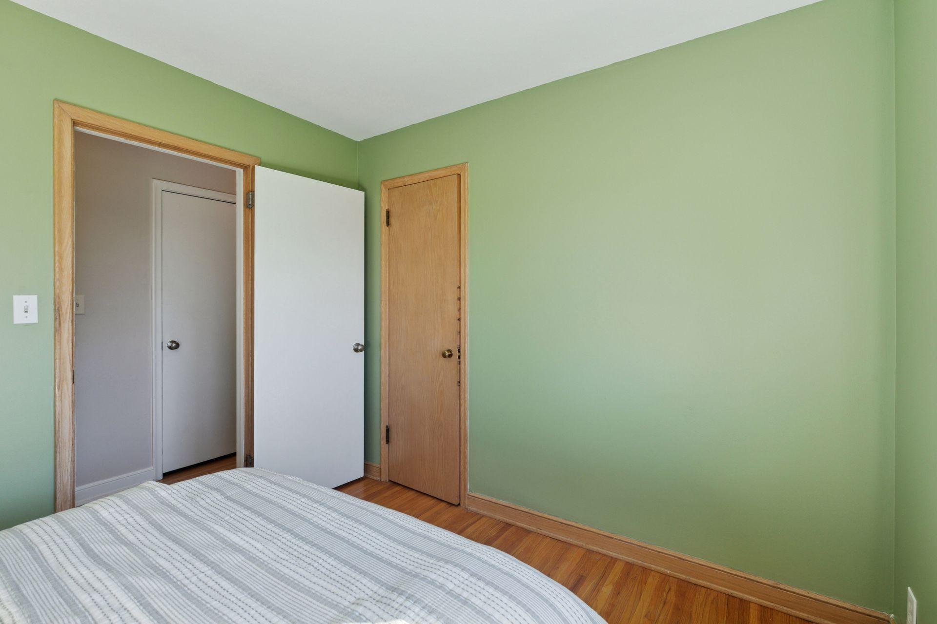 633 Saratoga Street S