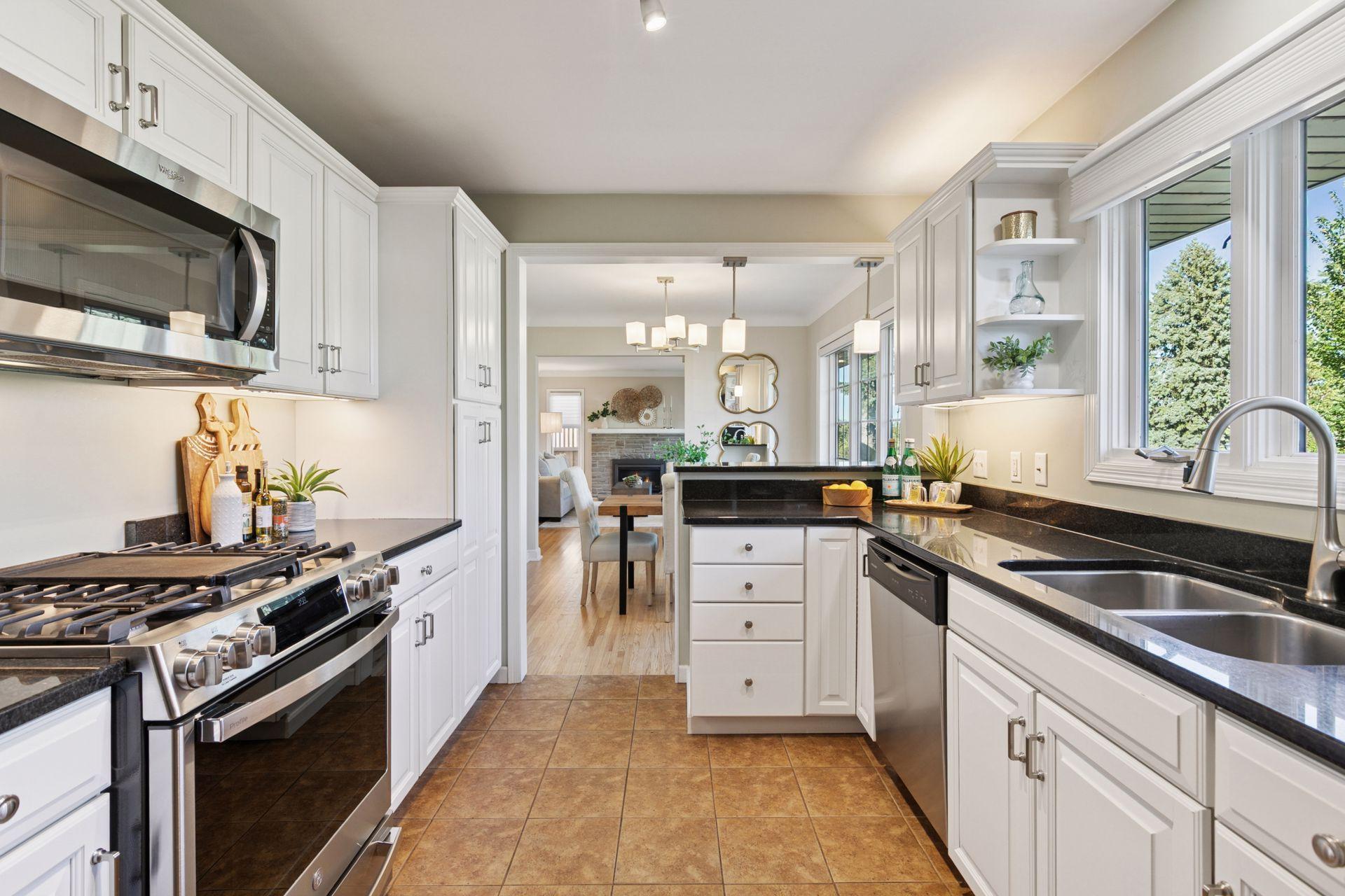 633 Saratoga Street S