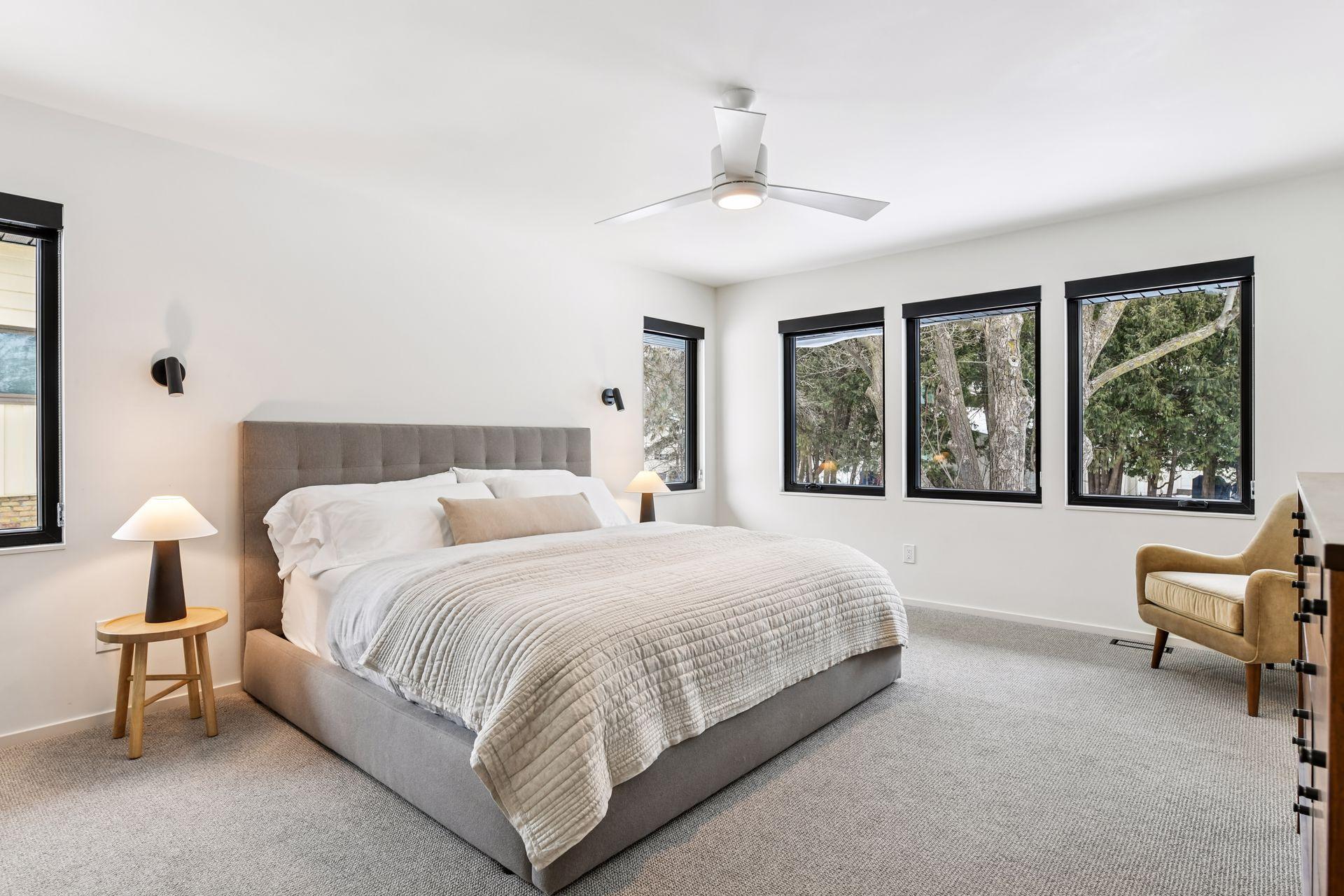 5423 Highwood Drive W