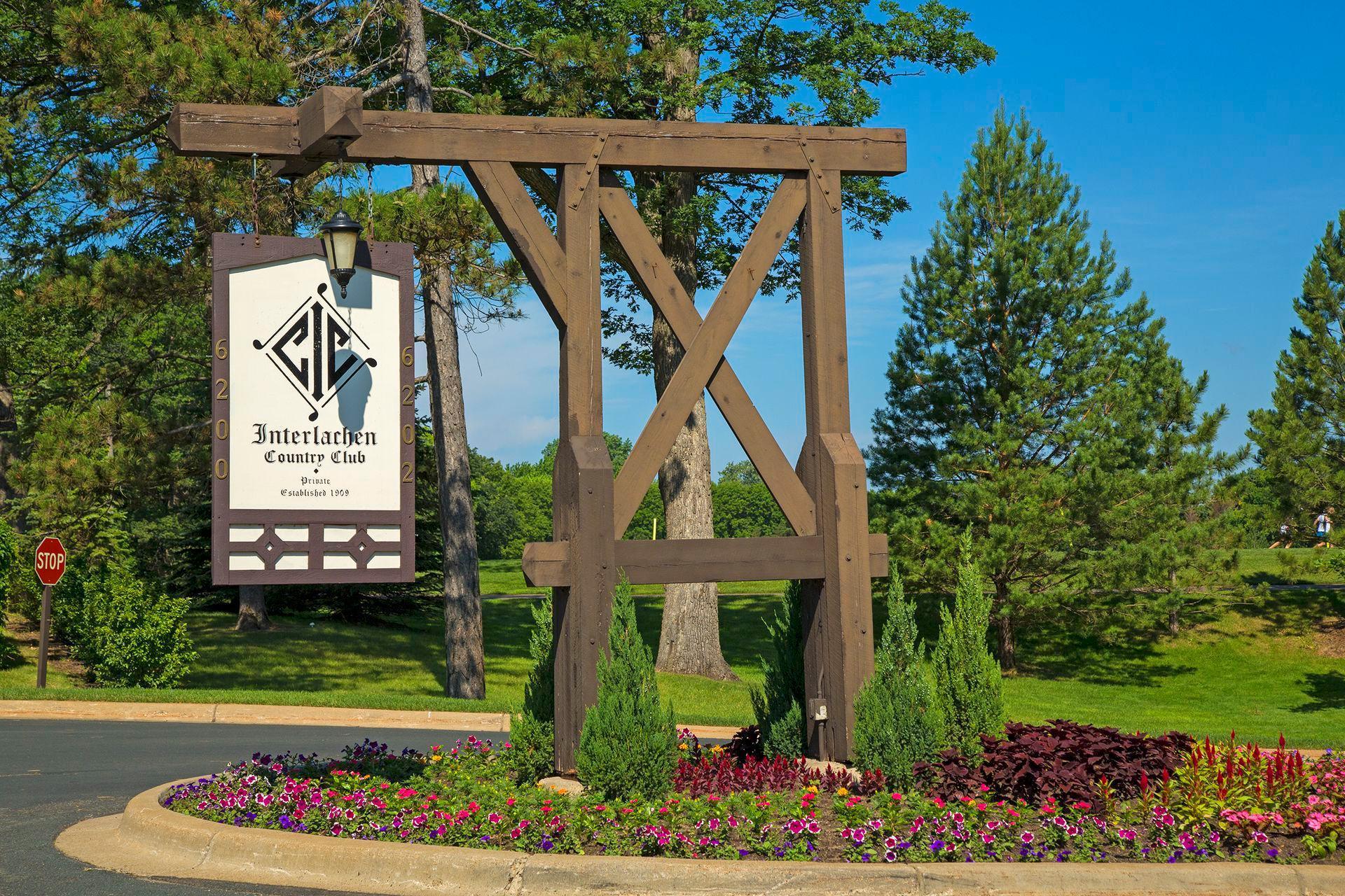 5423 Highwood Drive W