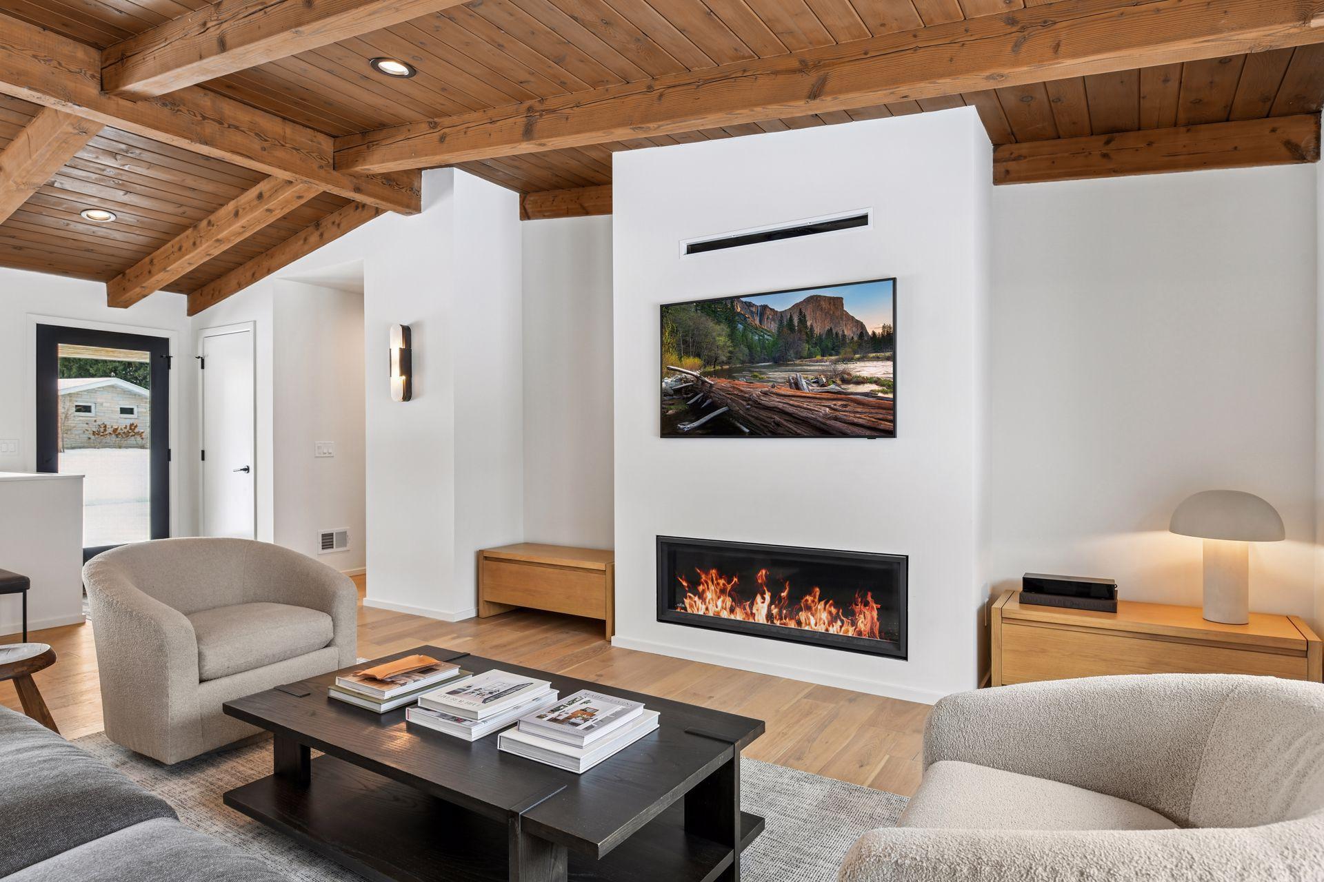 5423 Highwood Drive W