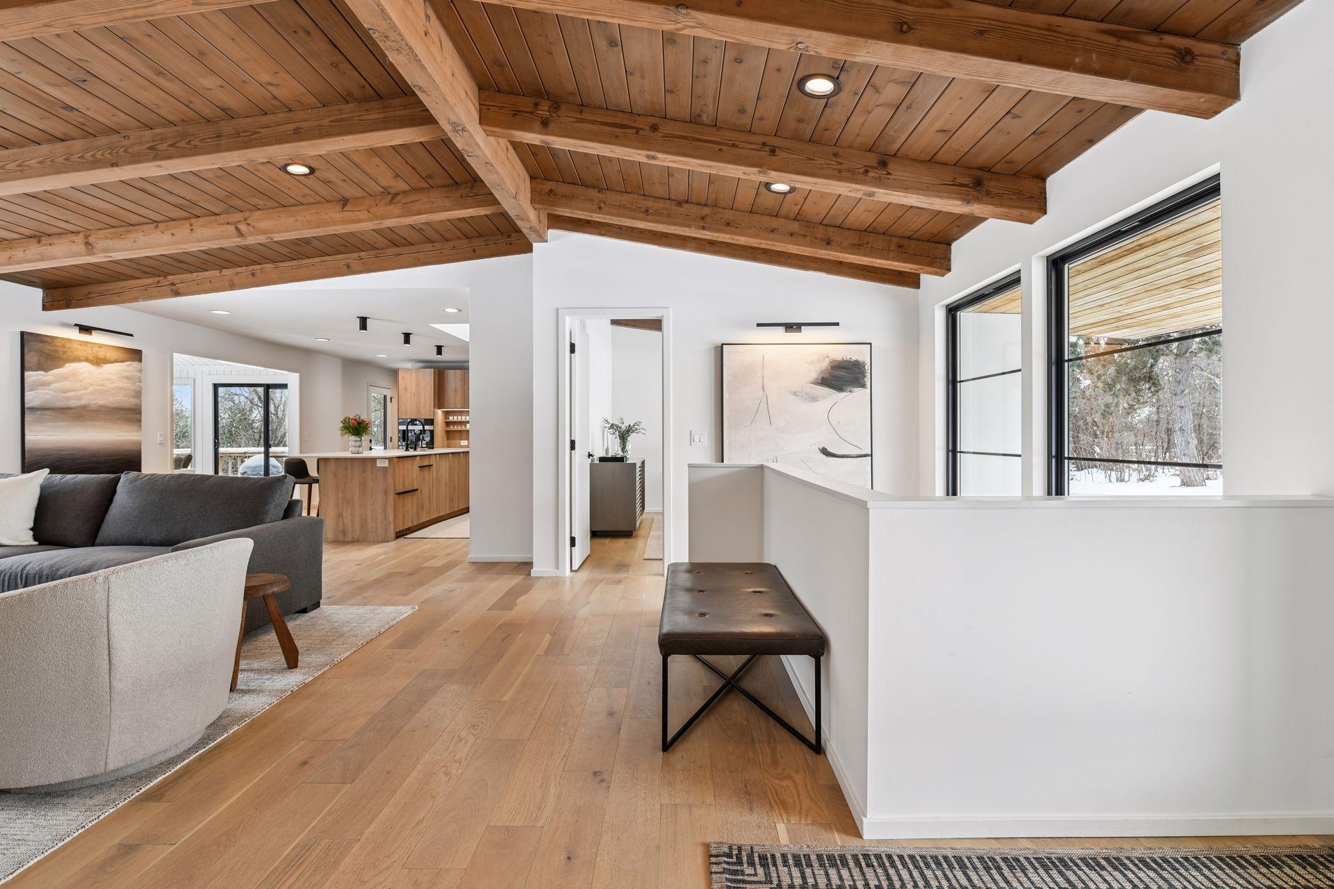 5423 Highwood Drive W