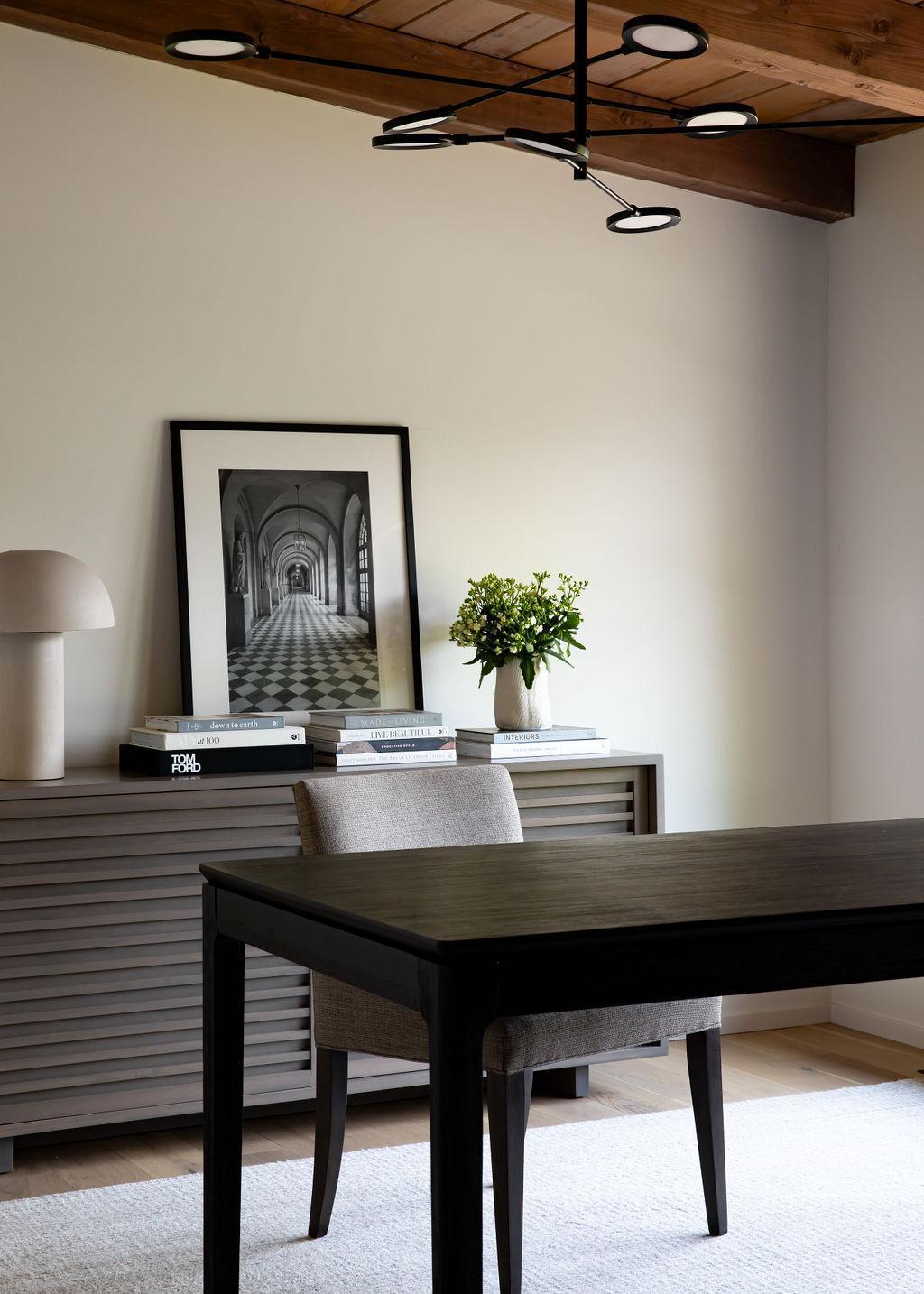 5423 Highwood Drive W