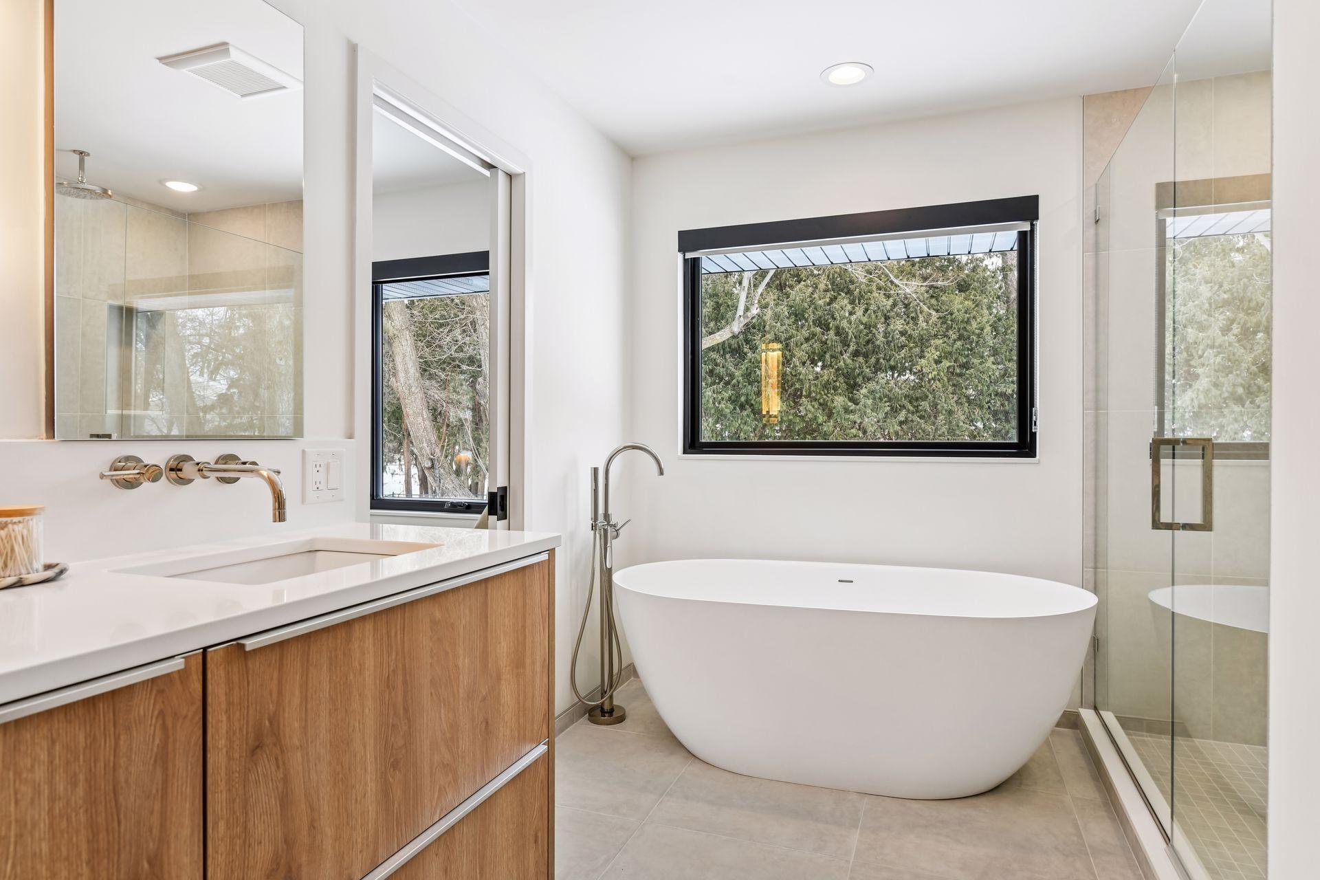 5423 Highwood Drive W