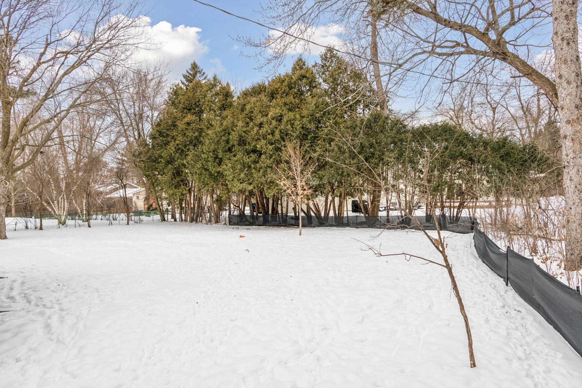 5423 Highwood Drive W