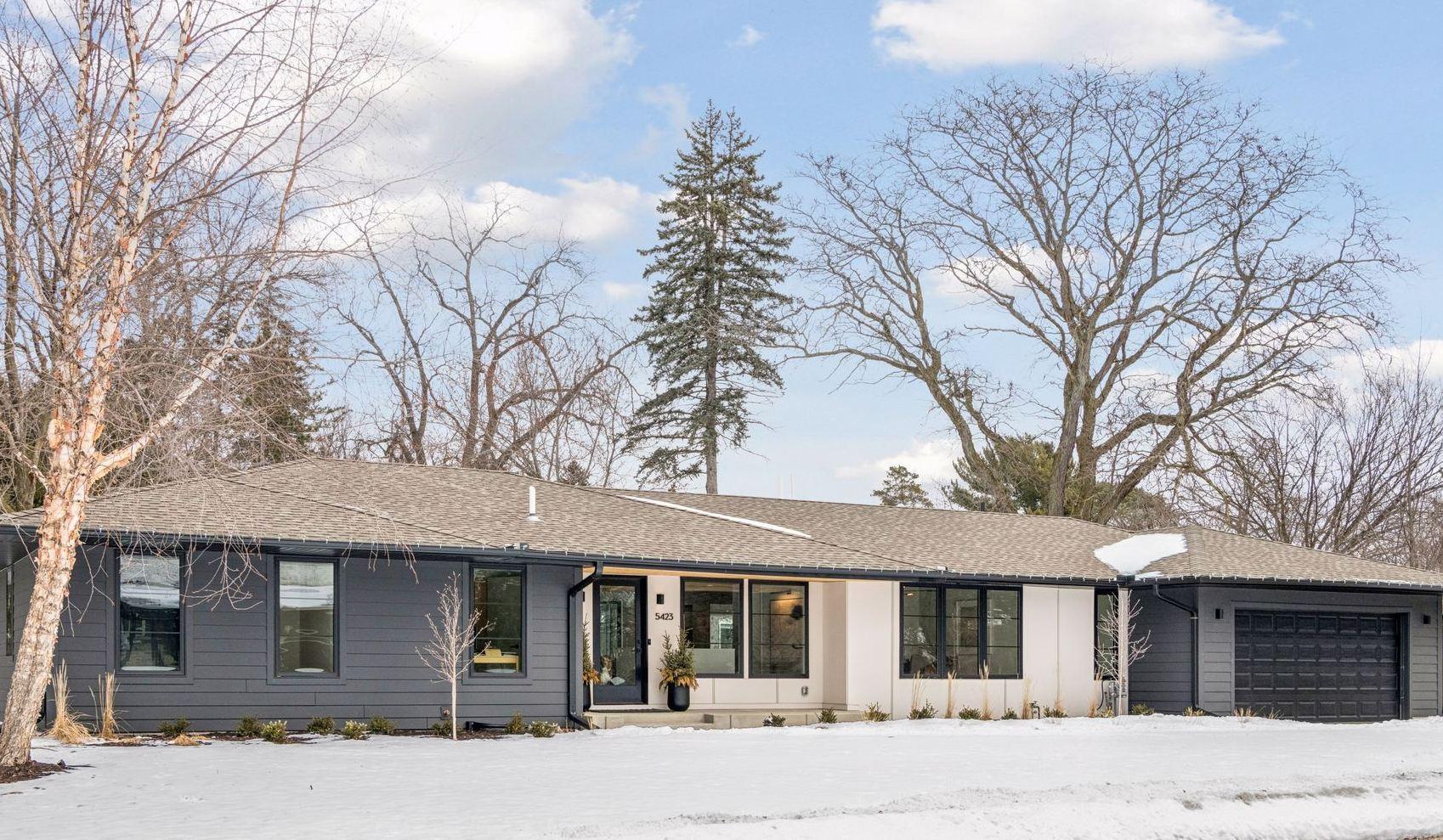 5423 Highwood Drive W