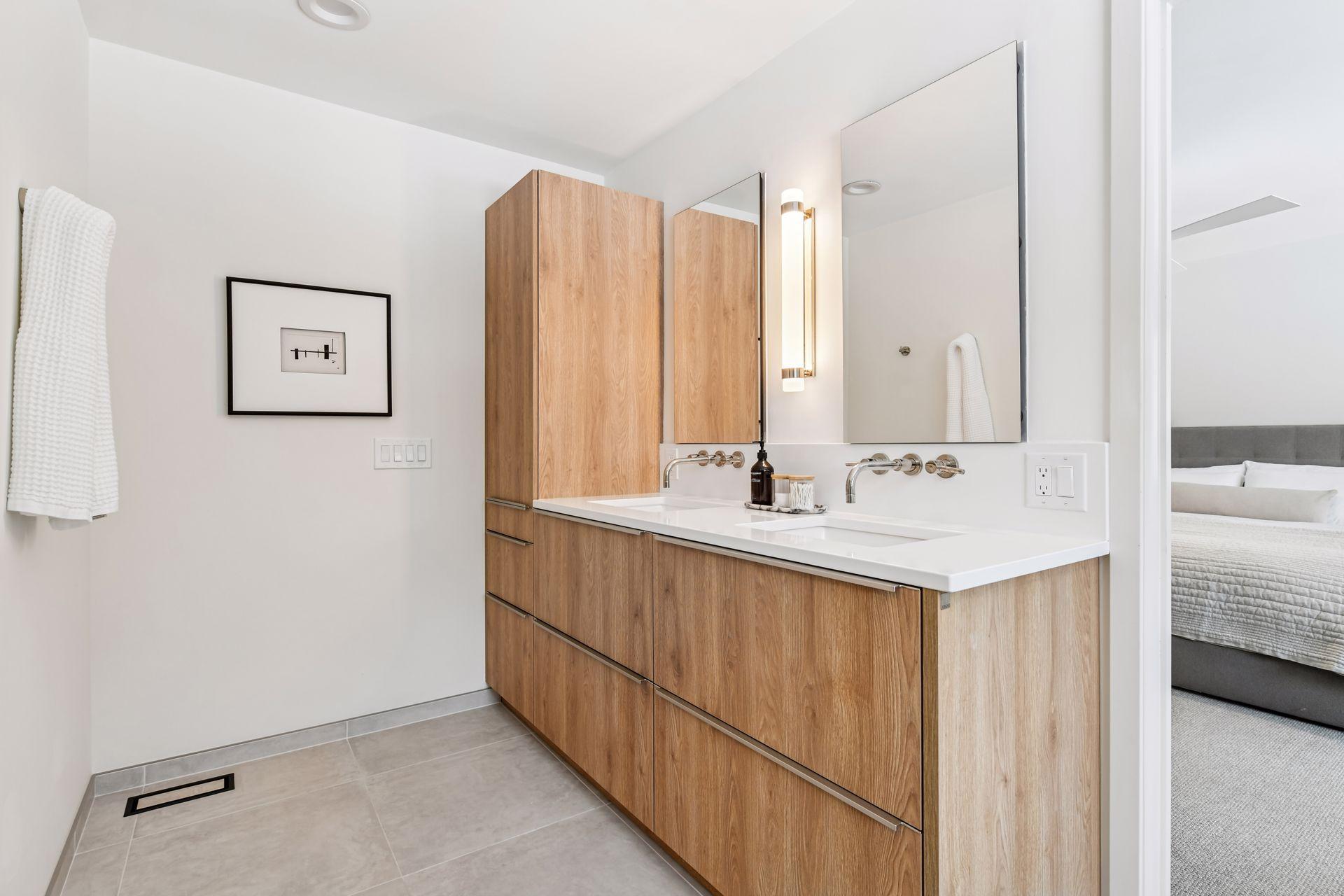 5423 Highwood Drive W