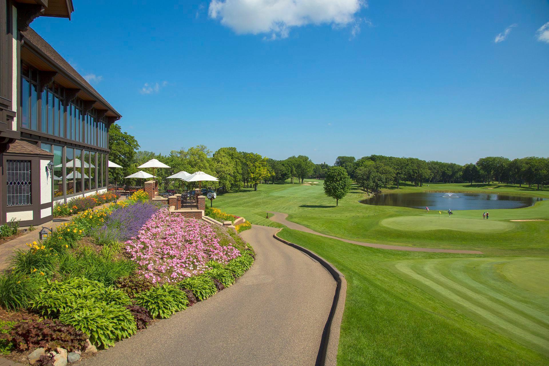 5423 Highwood Drive W