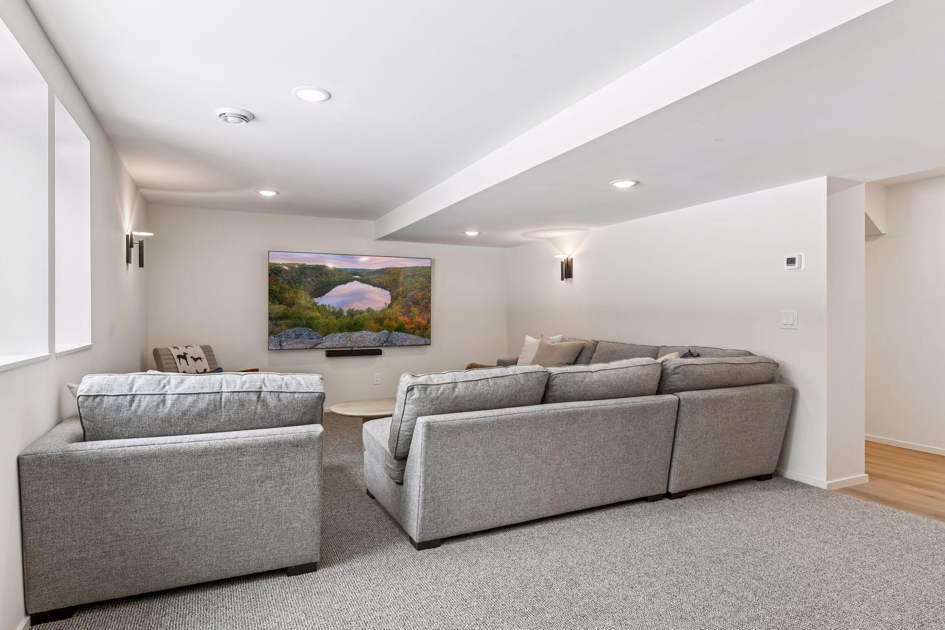 5423 Highwood Drive W