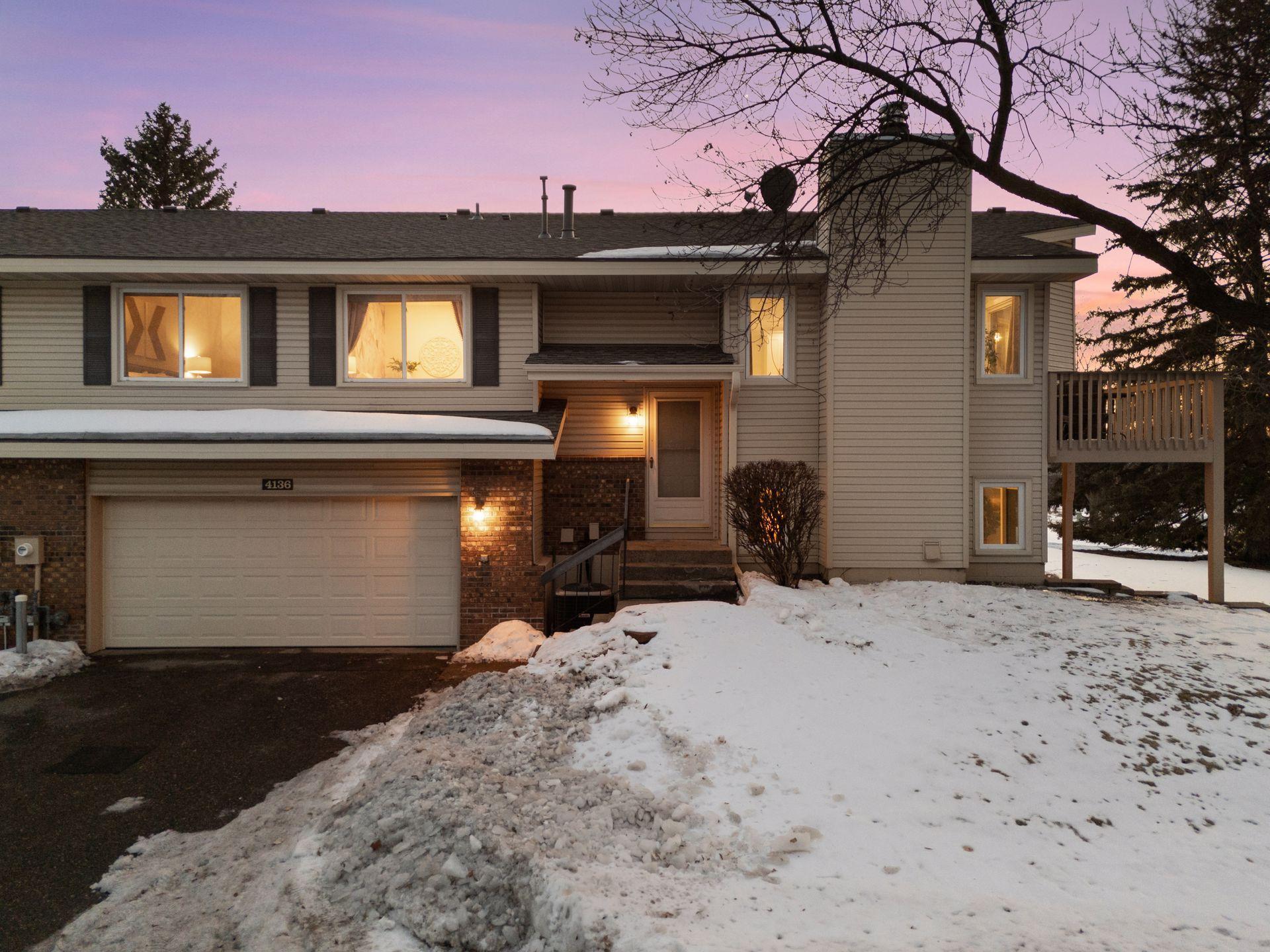 4136 Goldenrod Lane N