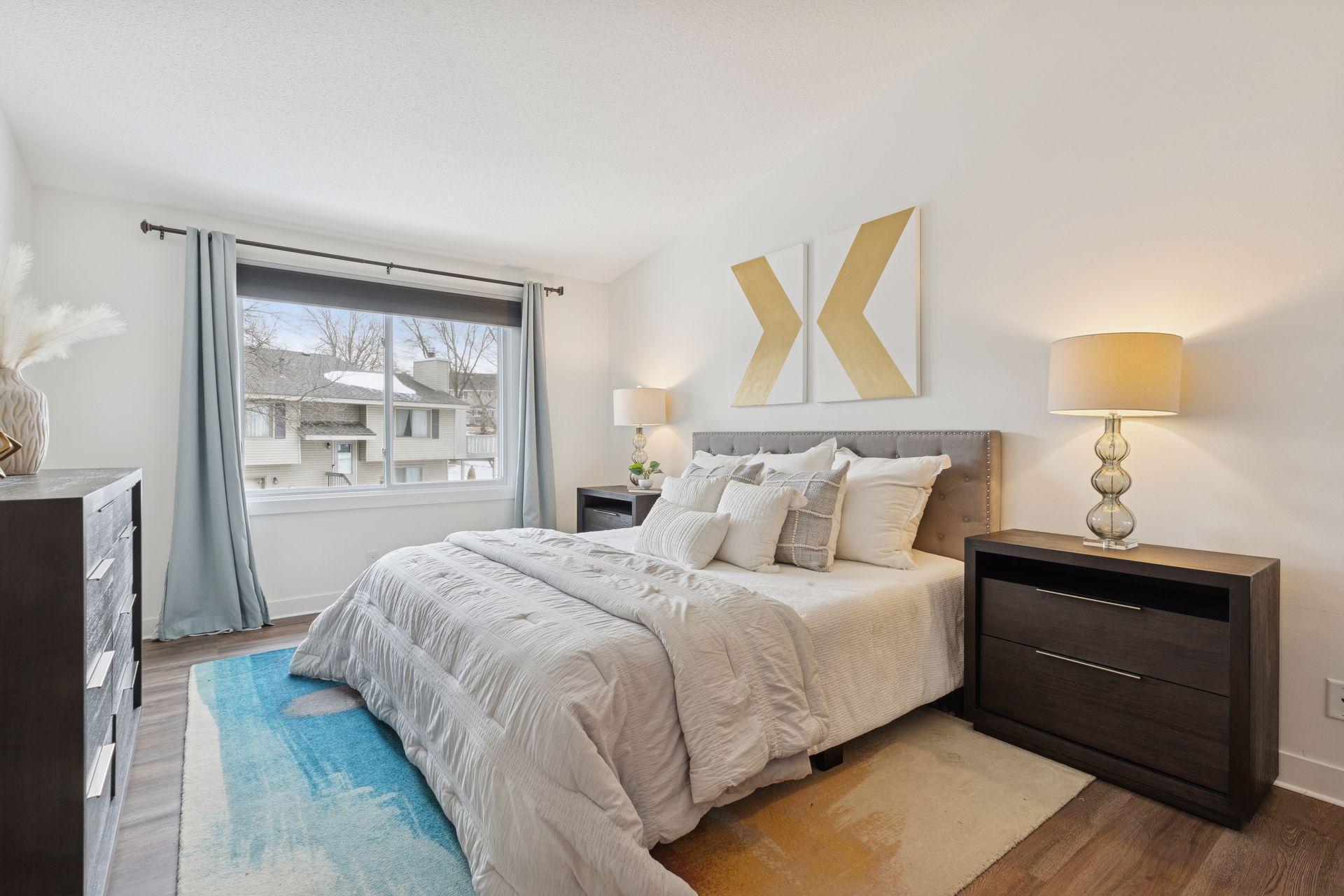 4136 Goldenrod Lane N