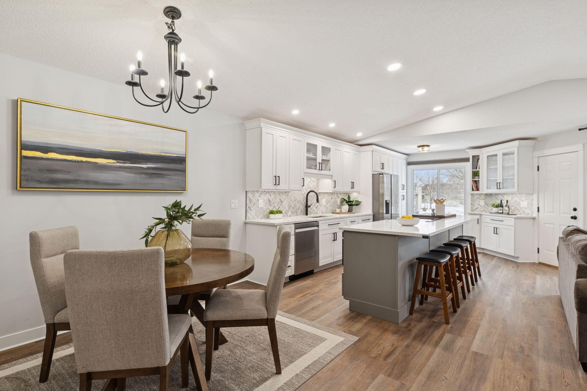 4136 Goldenrod Lane N