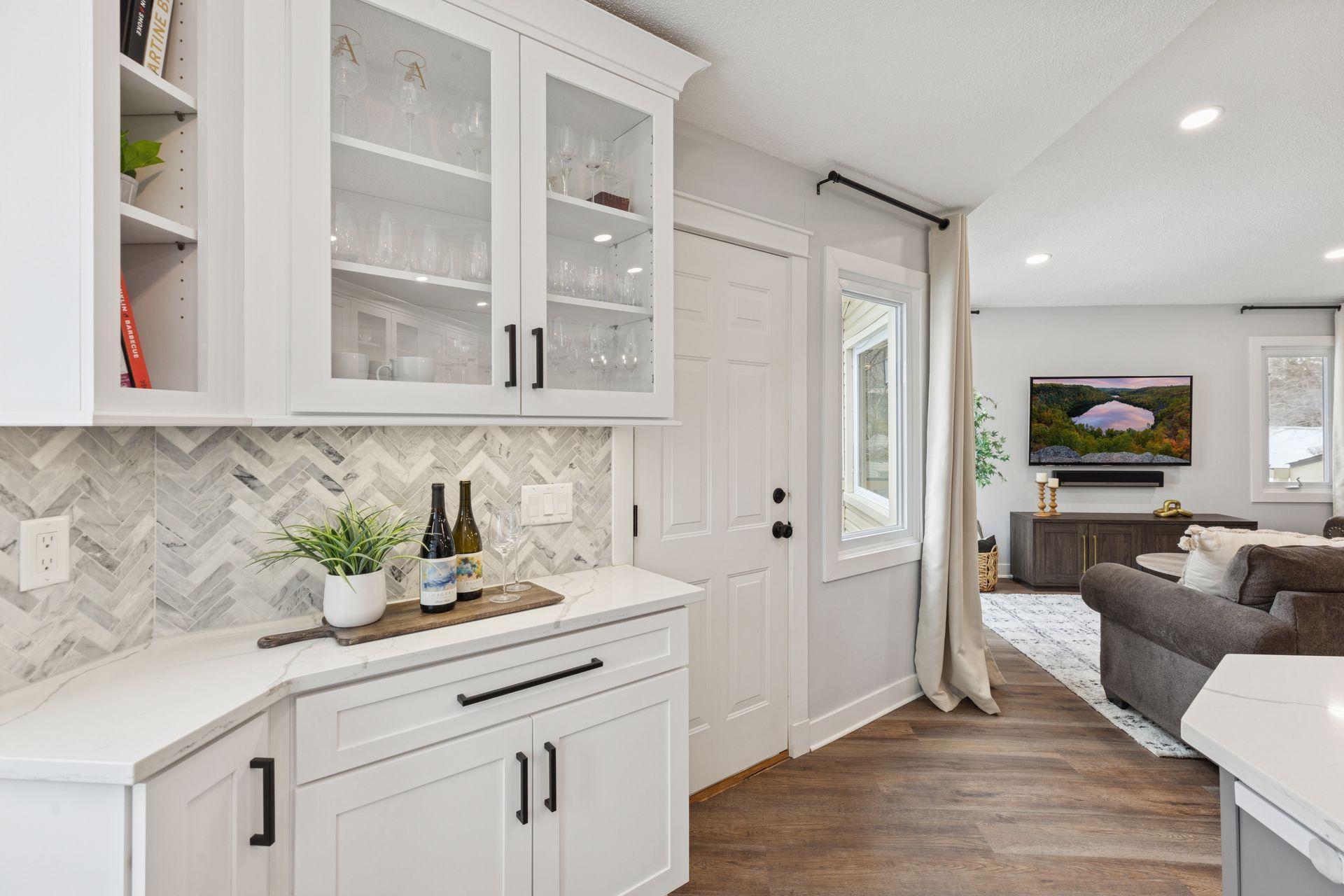 4136 Goldenrod Lane N