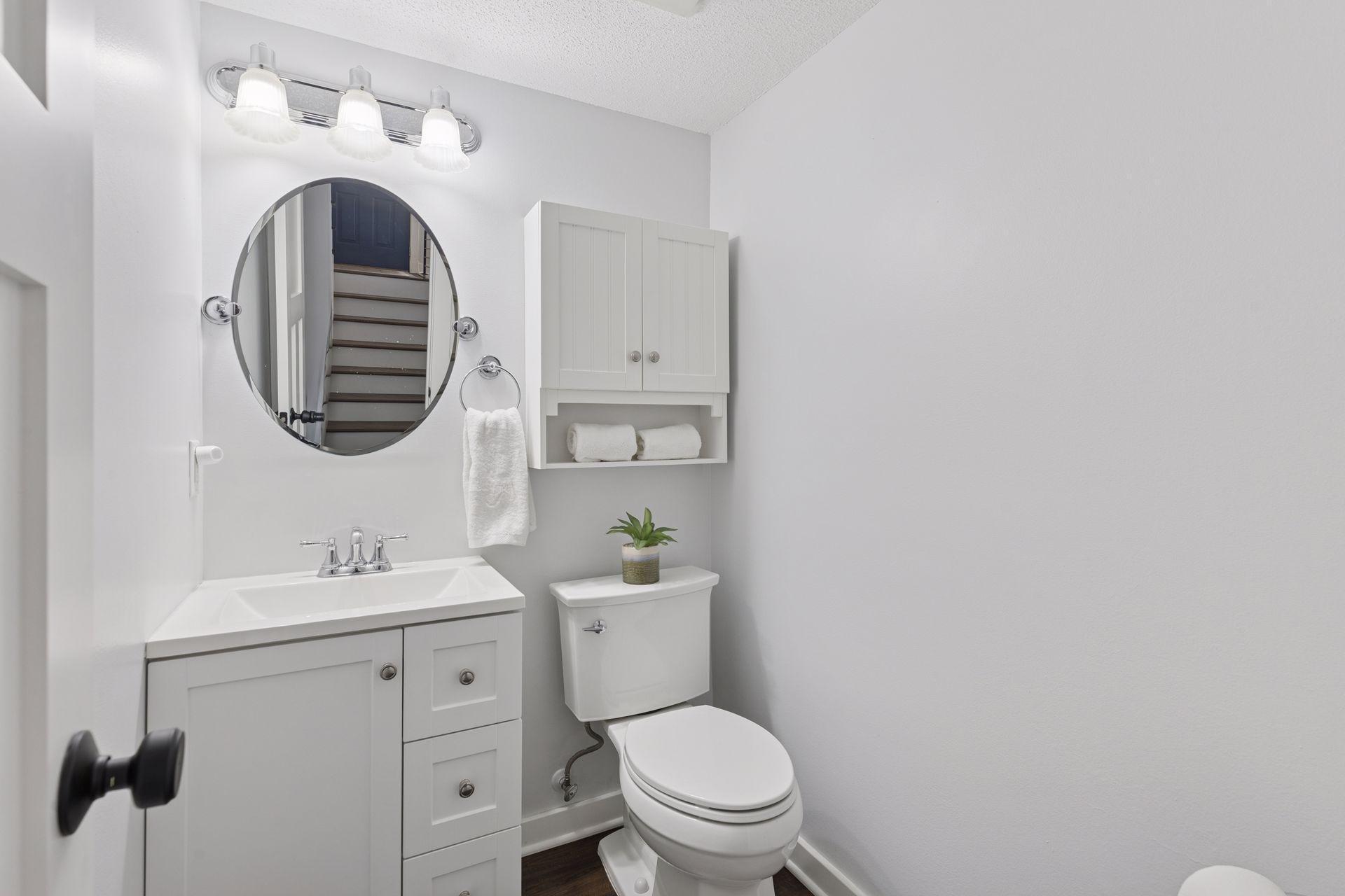 4136 Goldenrod Lane N