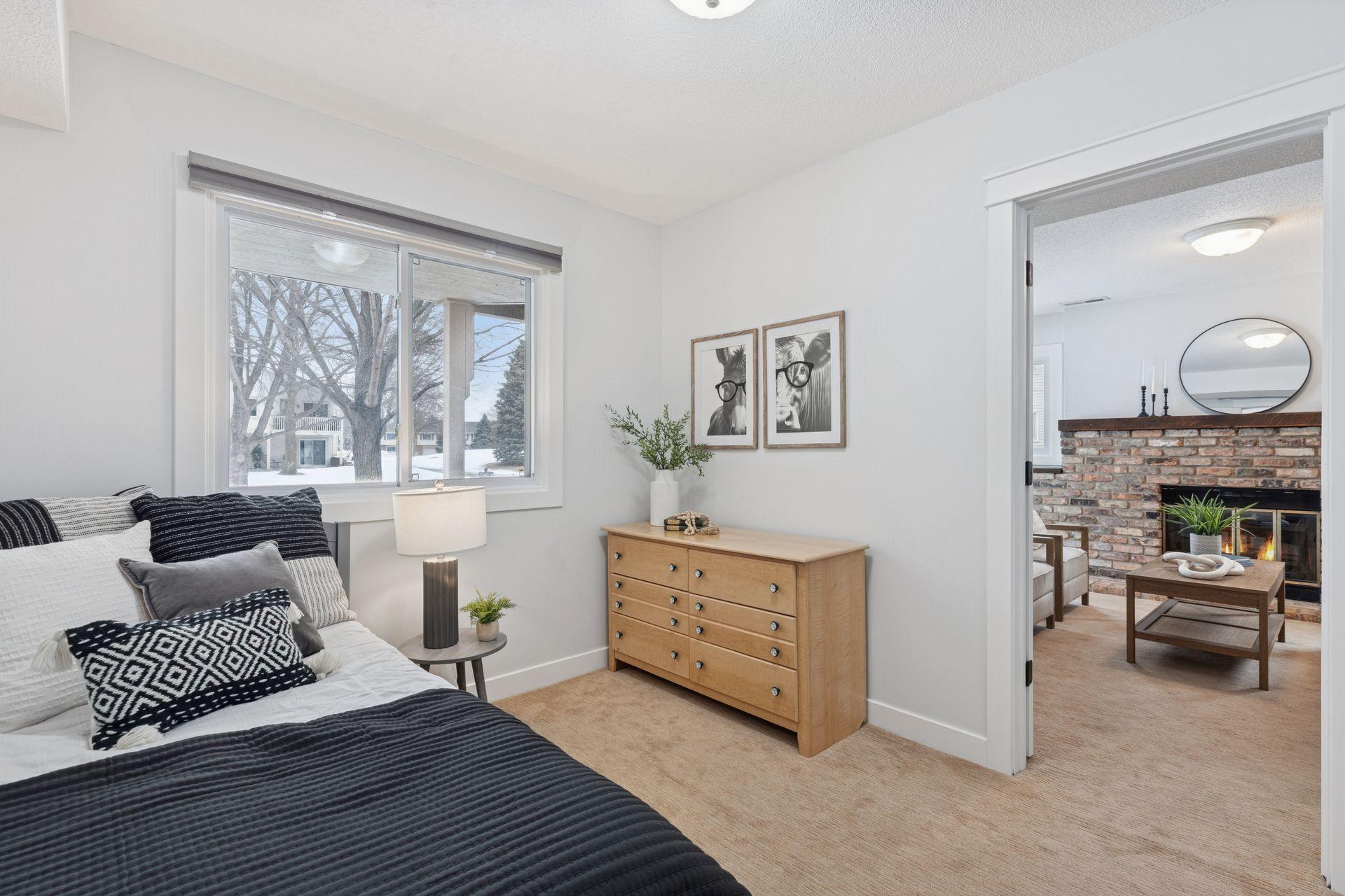 4136 Goldenrod Lane N