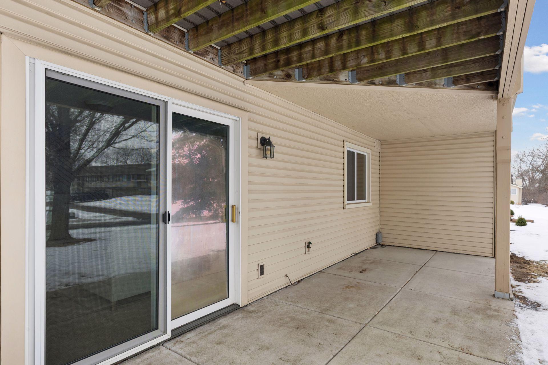 4136 Goldenrod Lane N