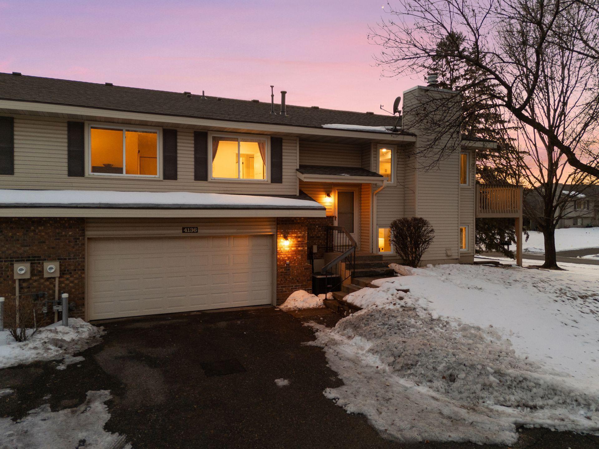 4136 Goldenrod Lane N