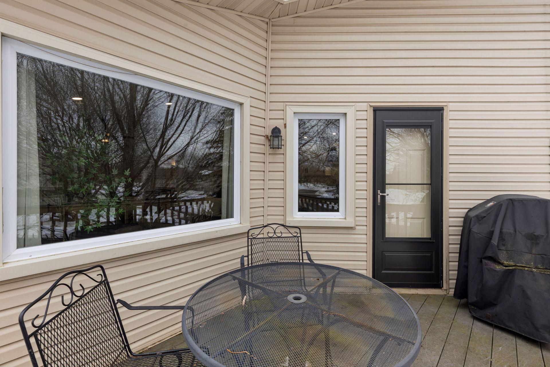 4136 Goldenrod Lane N