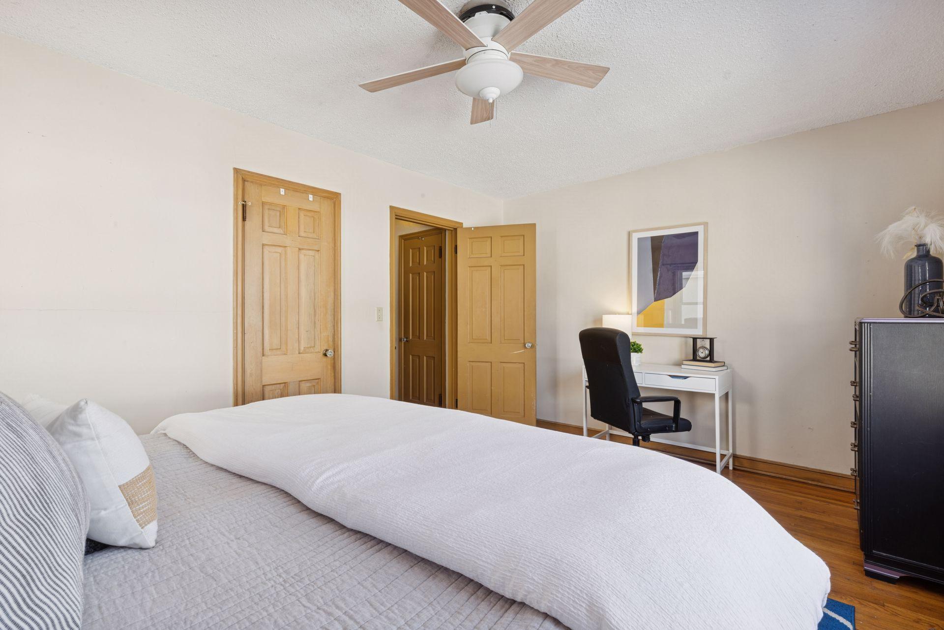 4438 Minnehaha Avenue