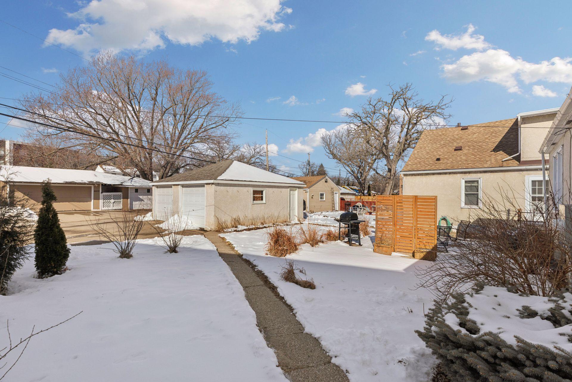 4438 Minnehaha Avenue