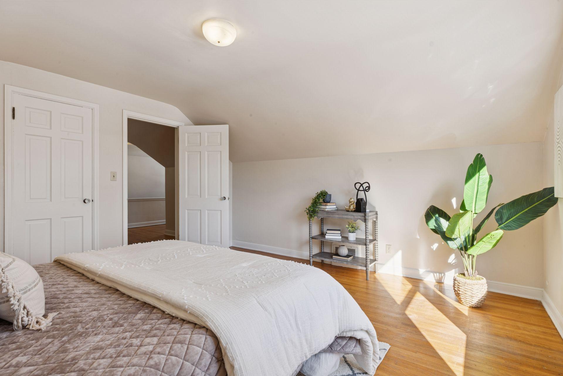 4438 Minnehaha Avenue