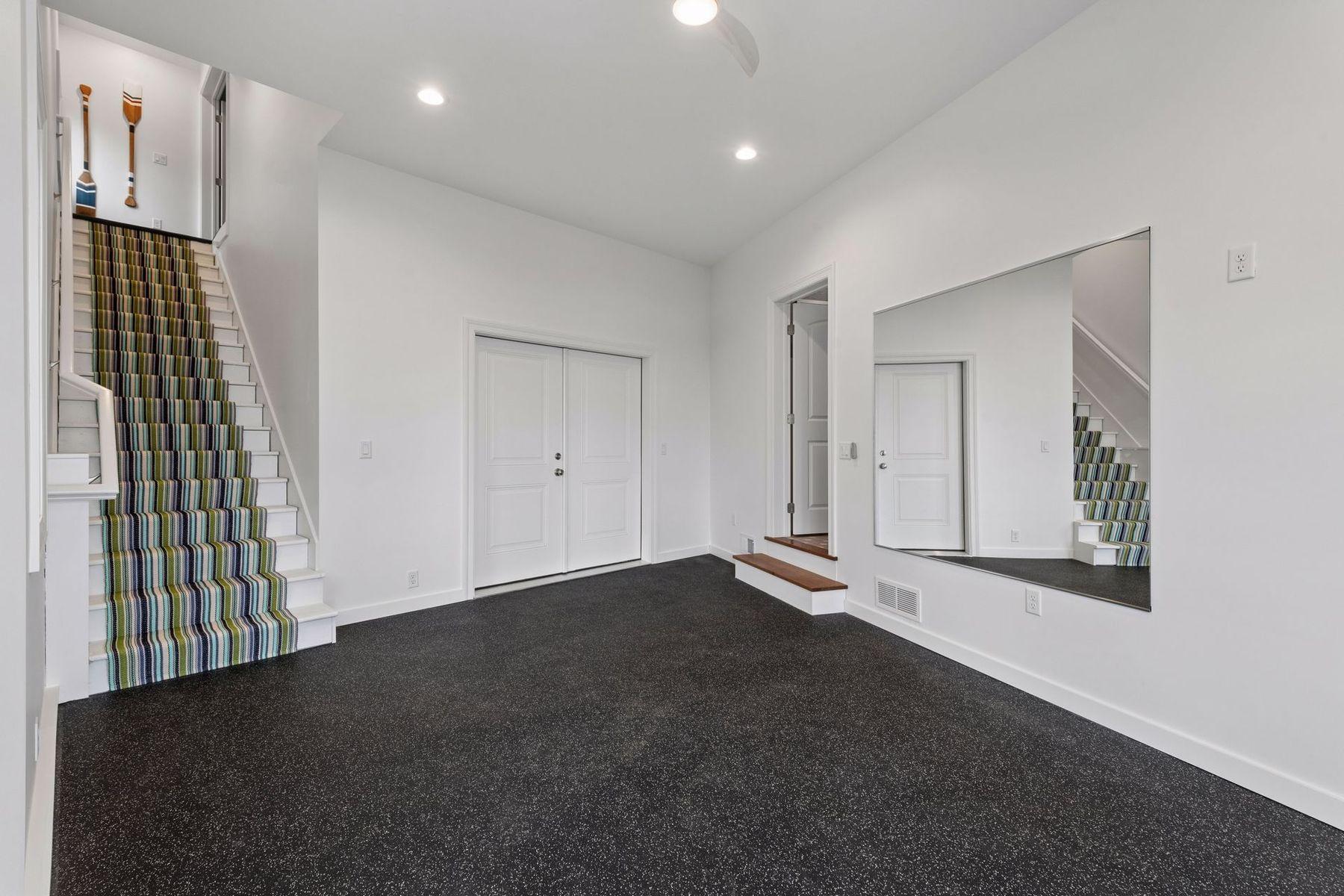 3017 Brooks Lane
