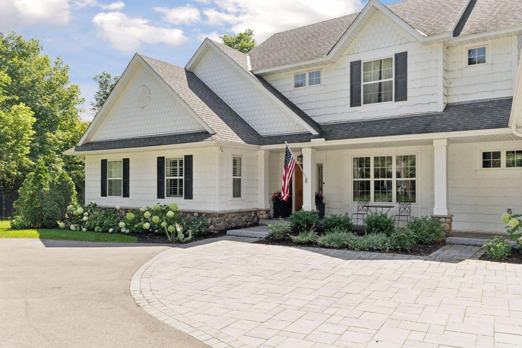 3017 Brooks Lane