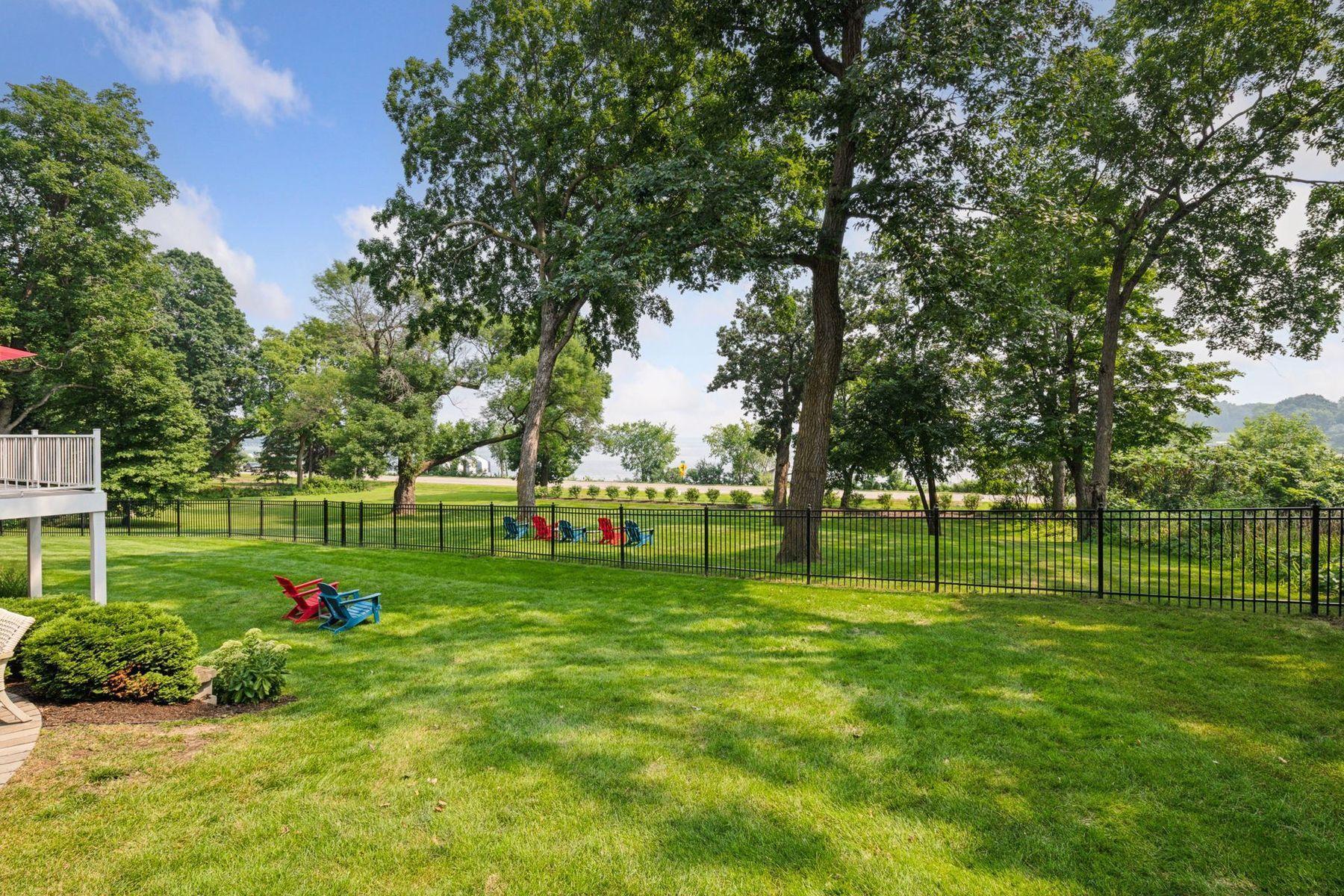 3017 Brooks Lane