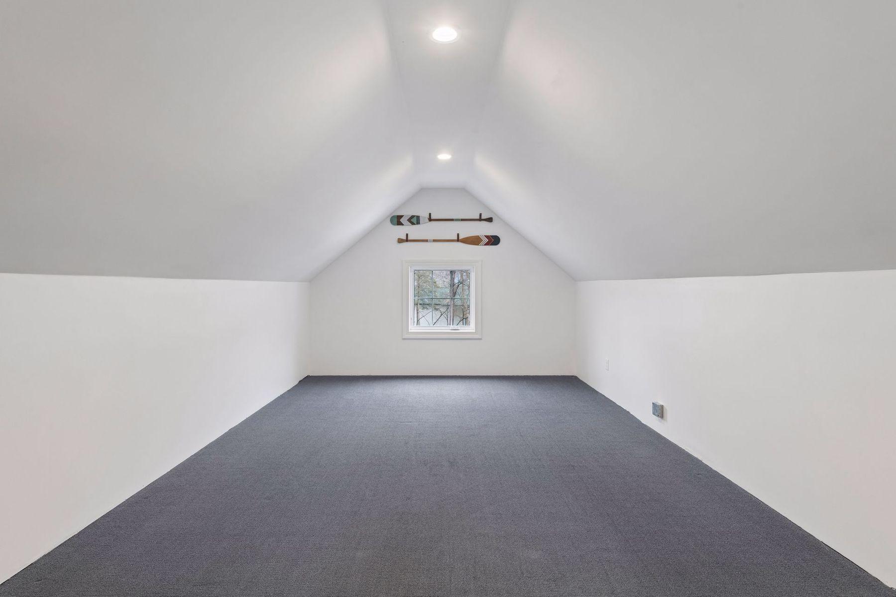 3017 Brooks Lane