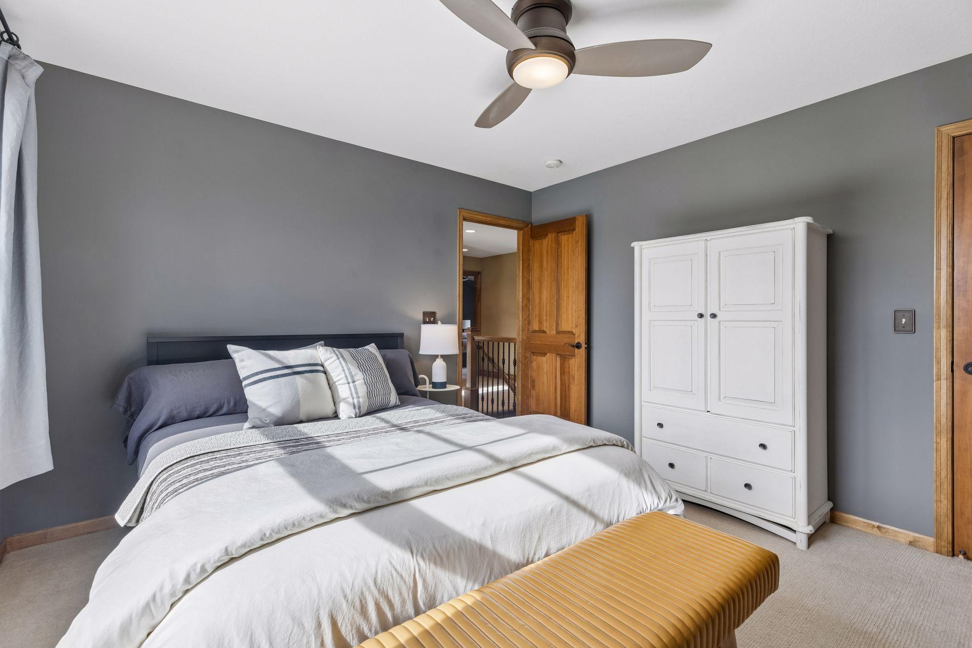 11535 Hillcrest Court N