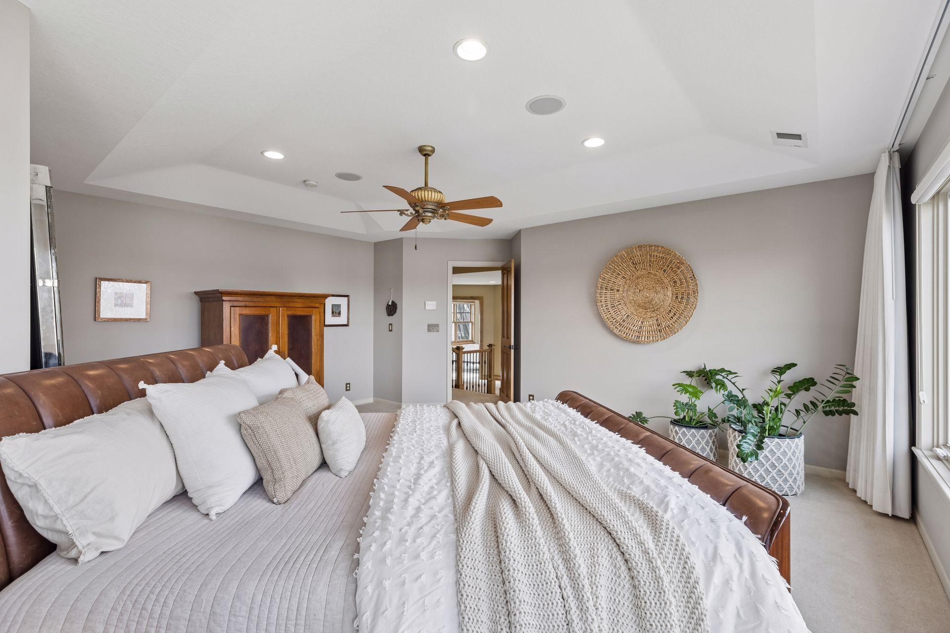 11535 Hillcrest Court N