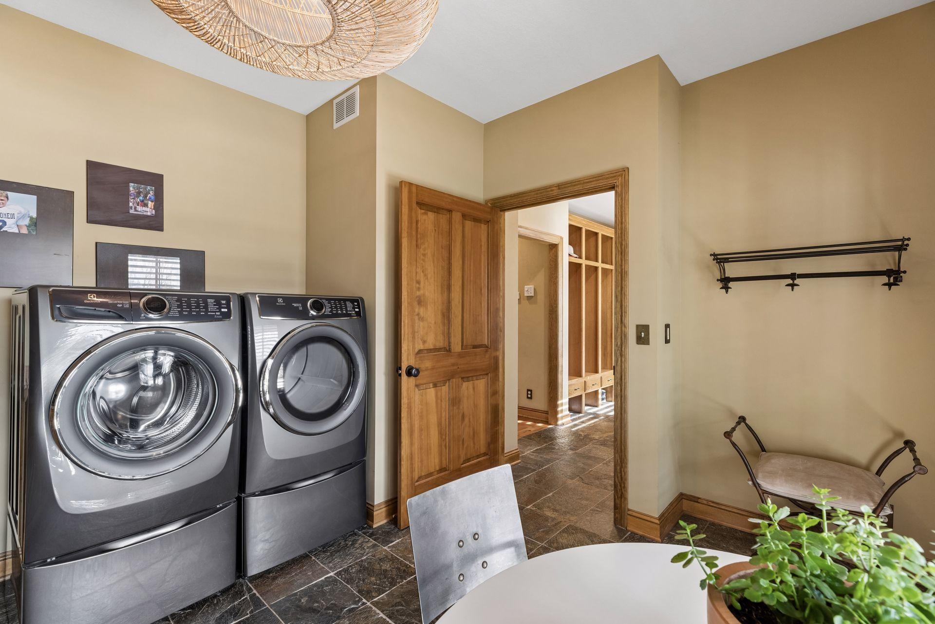 11535 Hillcrest Court N