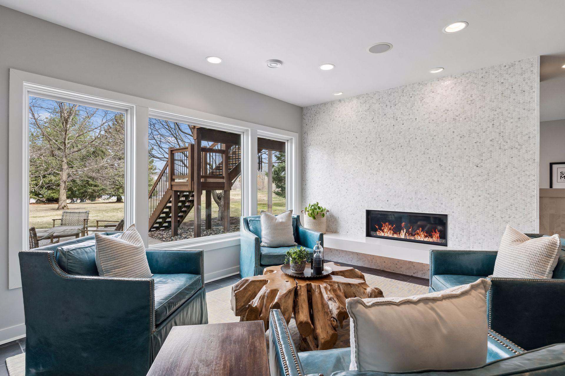 11535 Hillcrest Court N