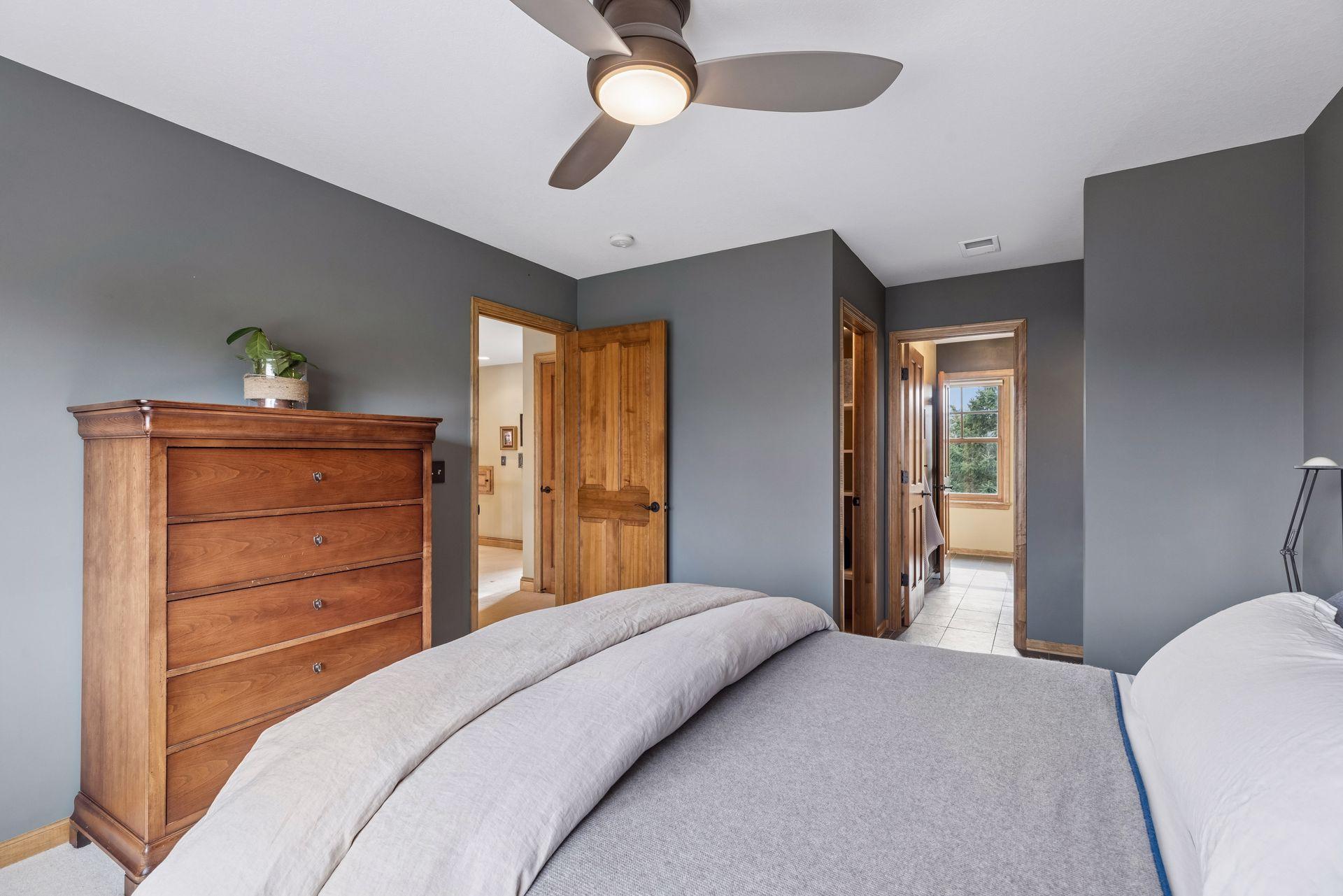 11535 Hillcrest Court N