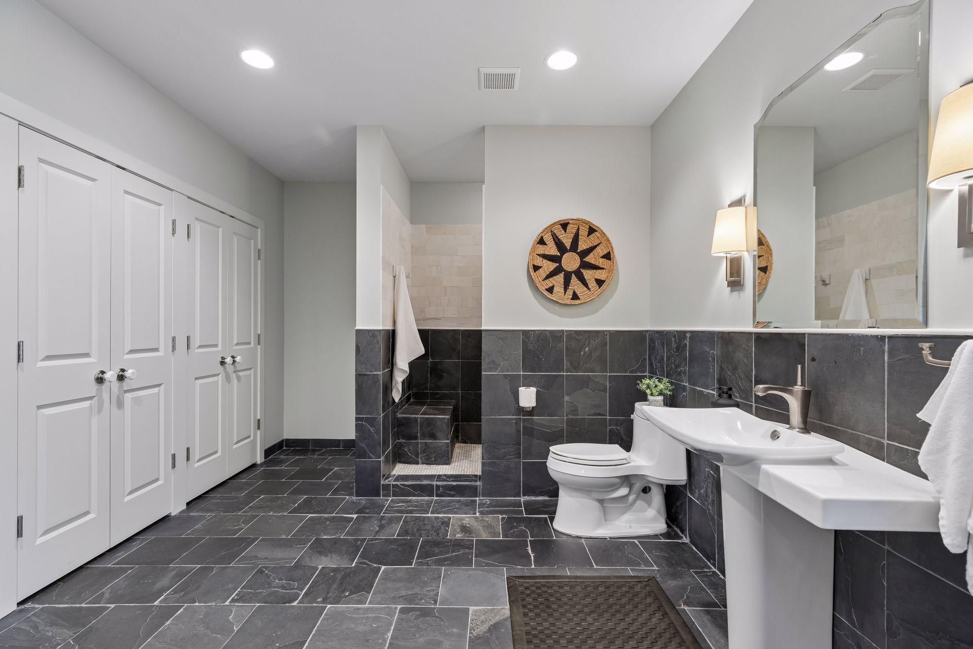 11535 Hillcrest Court N